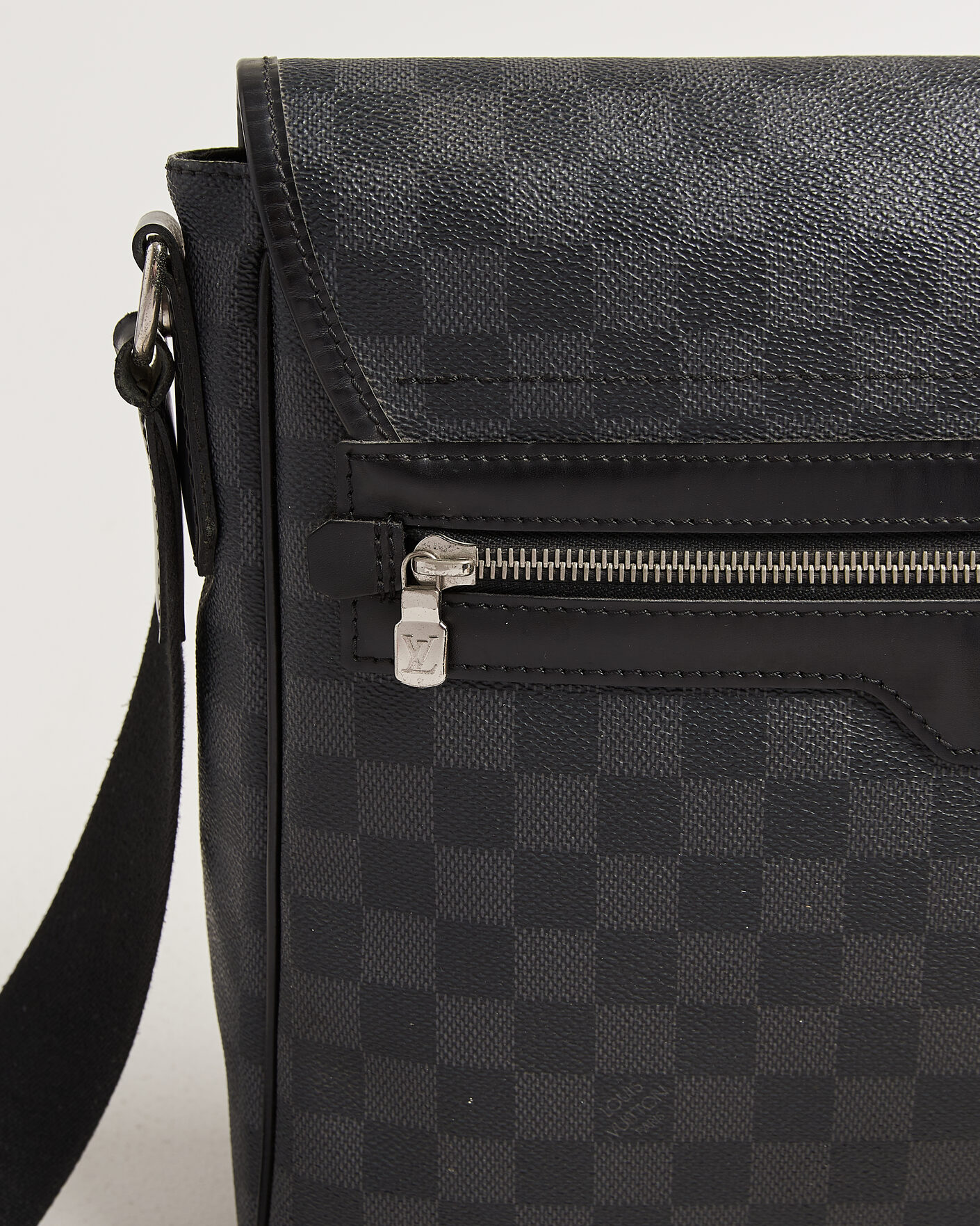 Mies | Pre-Owned & Vintage Bags | Louis Vuitton Pre-Owned | Daniel MM Shoulder Bag Damier Graphite