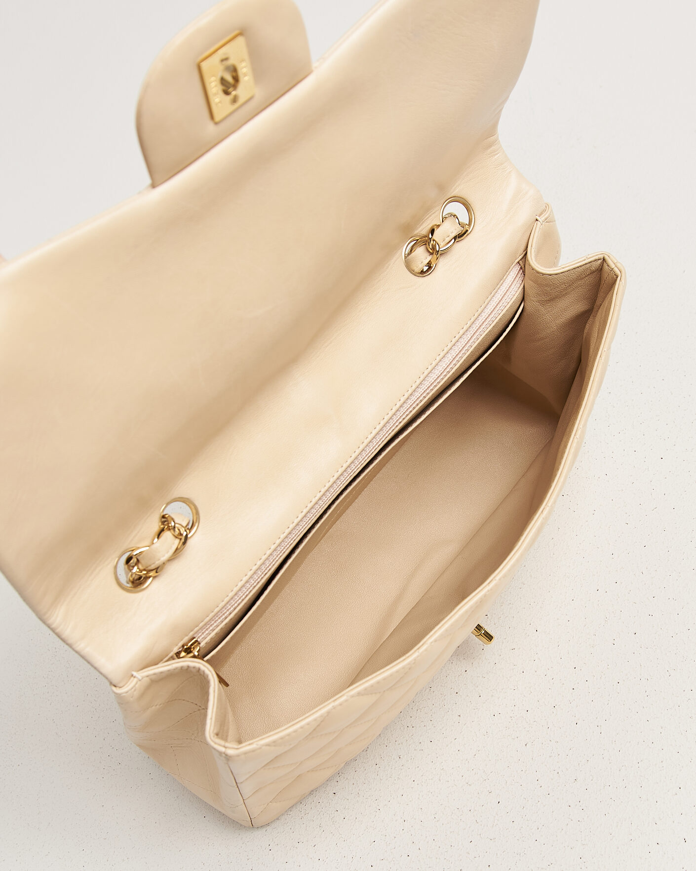Mies | Chanel Pre-Owned Classic Jumbo Single Flap Bag Lambskin Beige | Chanel Pre-Owned | Classic Jumbo Single Flap Bag Lambskin Beige