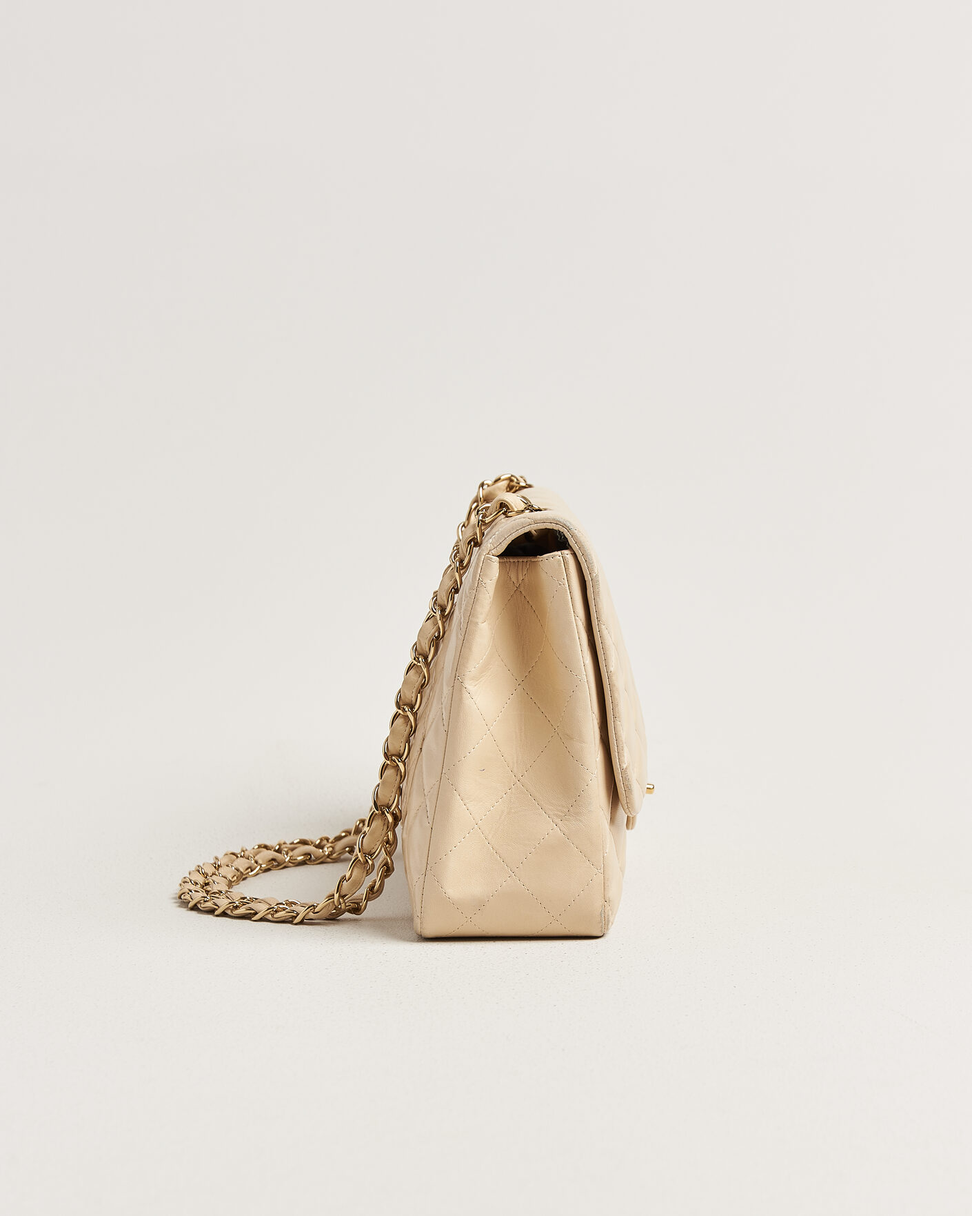 Mies | Chanel Pre-Owned Classic Jumbo Single Flap Bag Lambskin Beige | Chanel Pre-Owned | Classic Jumbo Single Flap Bag Lambskin Beige