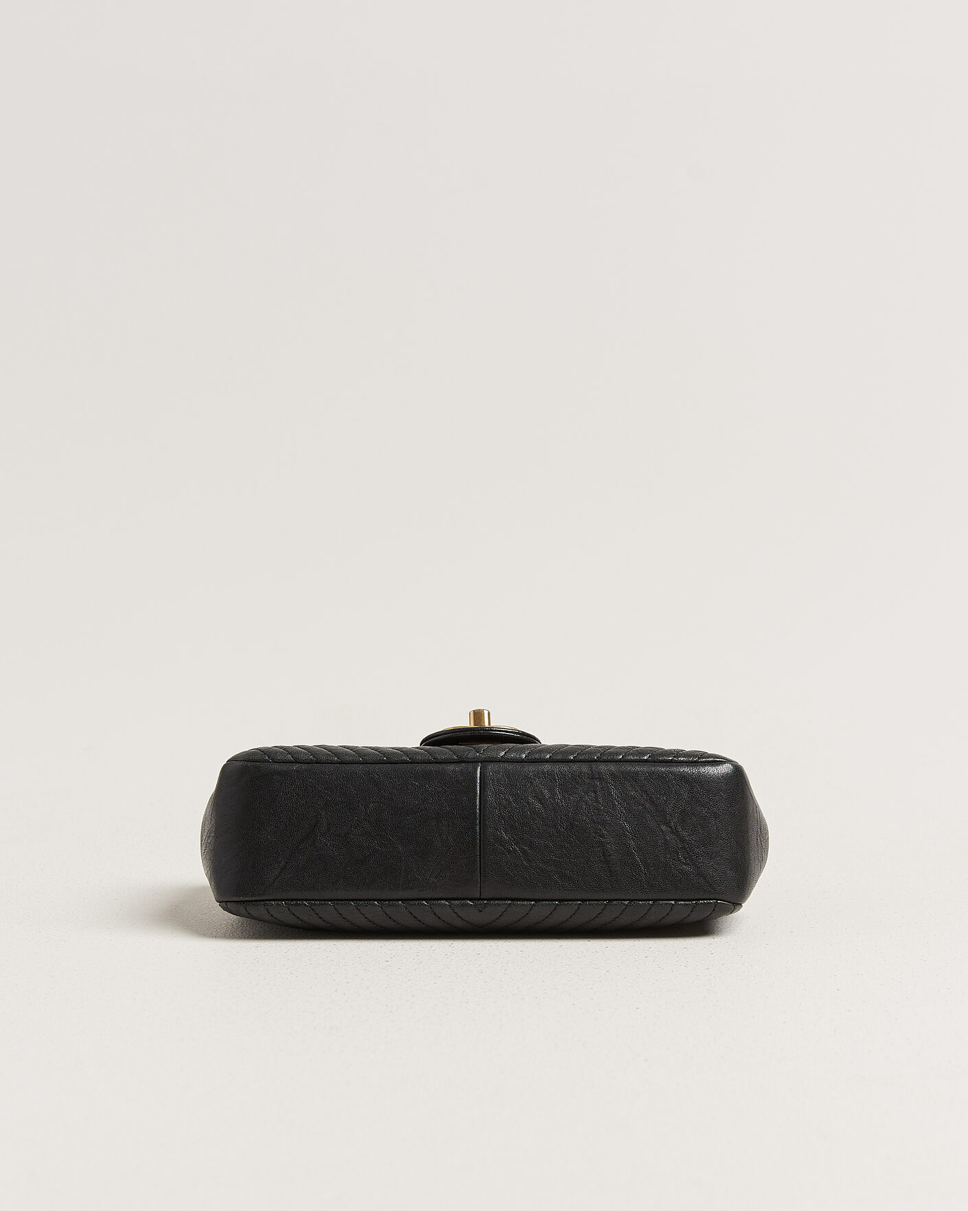 Mies | Pre-Owned & Vintage Bags | Chanel Pre-Owned | Chevron Small Flap Bag Black