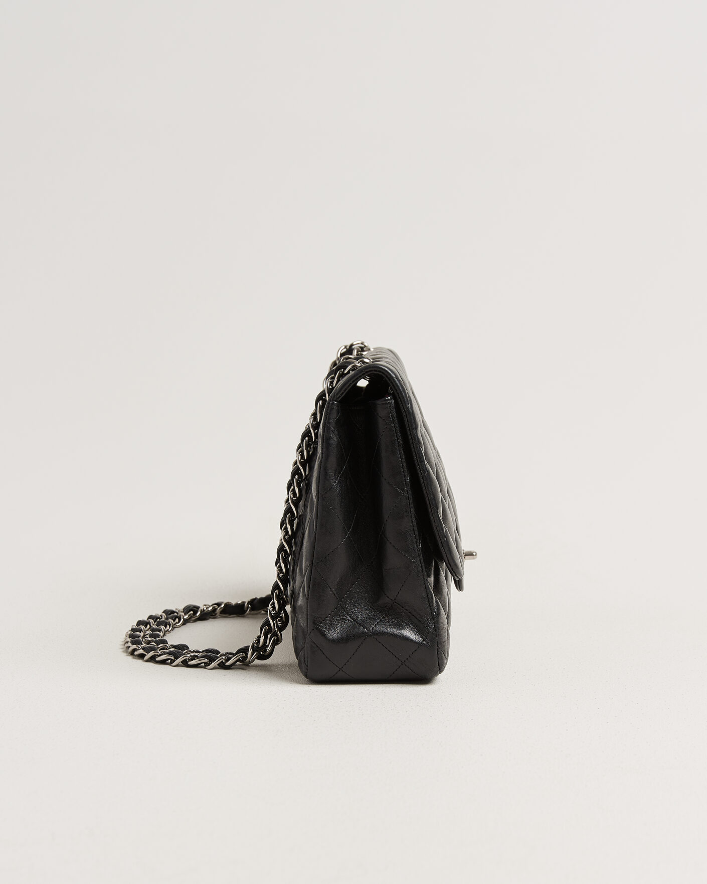 Mies | Chanel Pre-Owned Classic Jumbo Single Flap Bag Lambskin Black | Chanel Pre-Owned | Classic Jumbo Single Flap Bag Lambskin Black