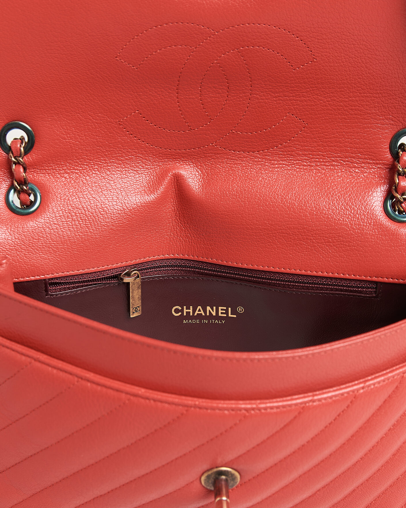 Mies | Pre-Owned & Vintage Bags | Chanel Pre-Owned | Chevron Medium Flap Bag Coral