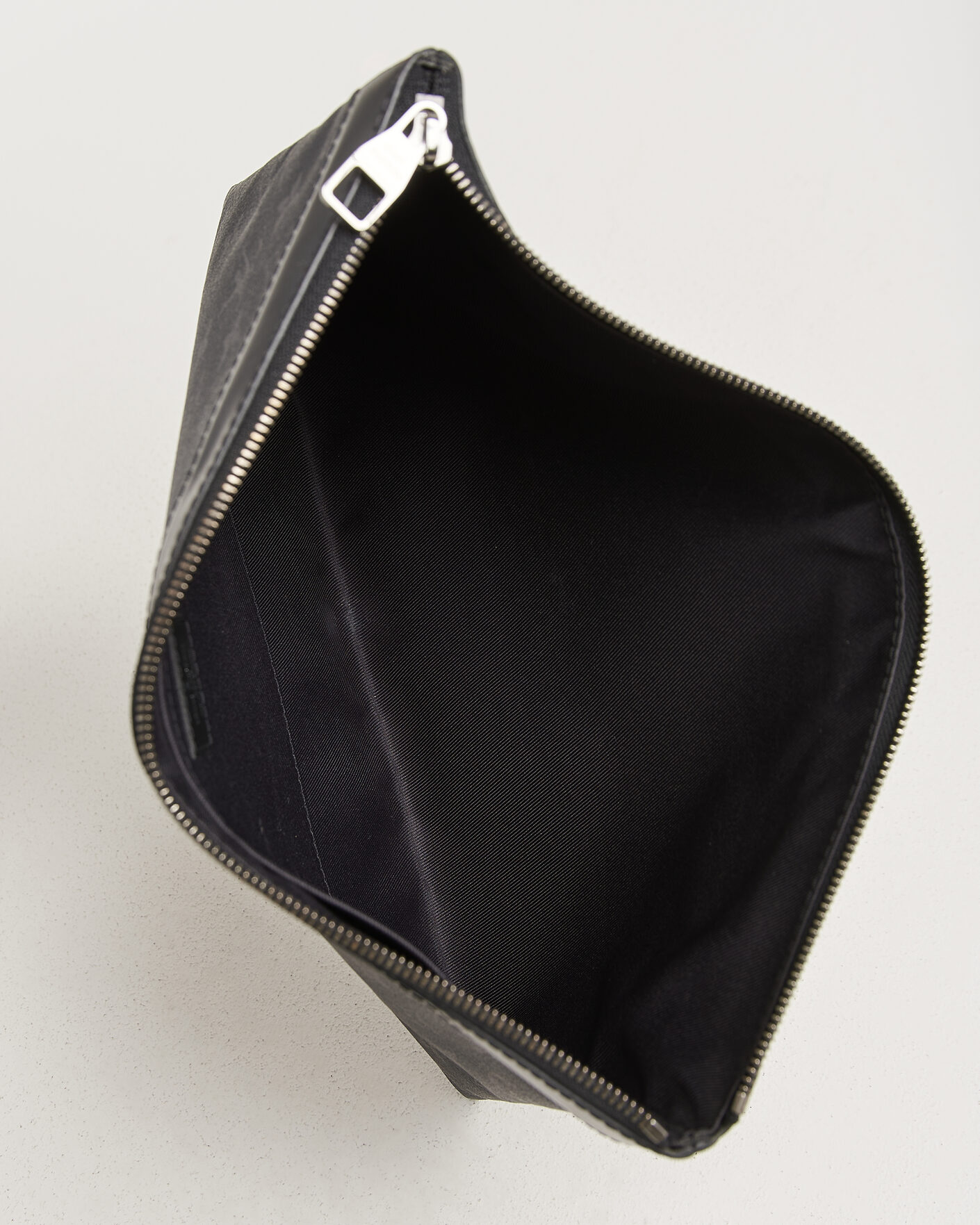 Mies | Pre-Owned & Vintage Bags | Louis Vuitton Pre-Owned | Discovery Pochette Monogram Eclipse