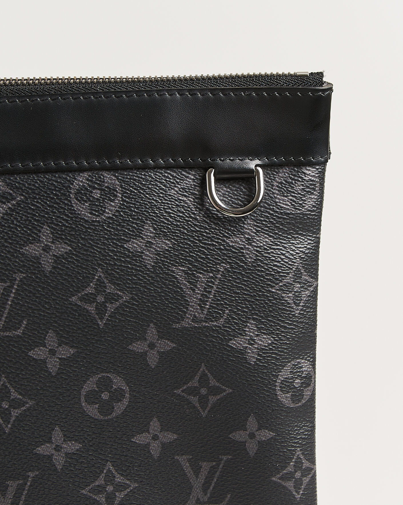 Mies | Pre-Owned & Vintage Bags | Louis Vuitton Pre-Owned | Discovery Pochette Monogram Eclipse