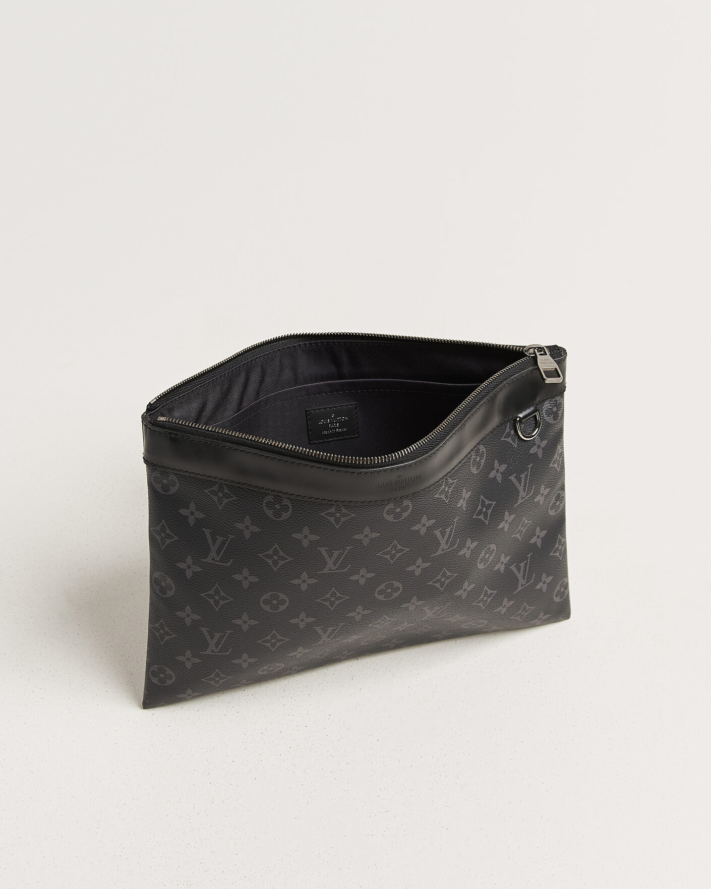 Mies | Pre-Owned & Vintage Bags | Louis Vuitton Pre-Owned | Discovery Pochette Monogram Eclipse