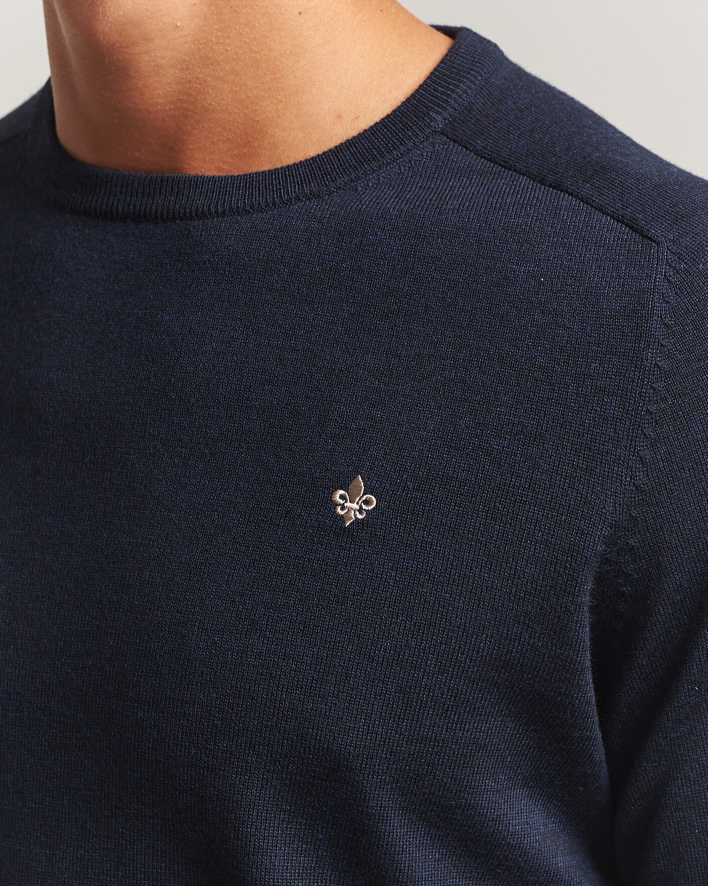Mies | Puserot | Morris | Merino O-Neck Navy
