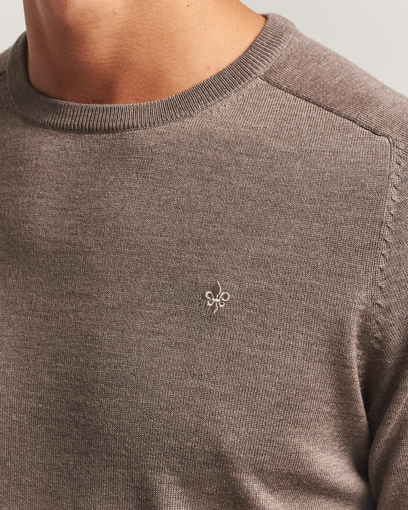 Mies | Puserot | Morris | Merino O-Neck Brown