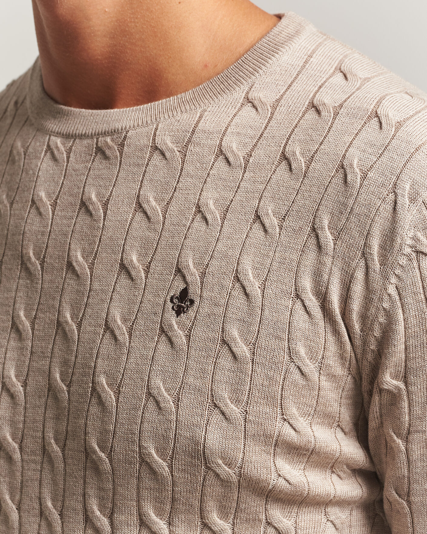 Mies | Puserot | Morris | Merino Cable O-Neck Khaki