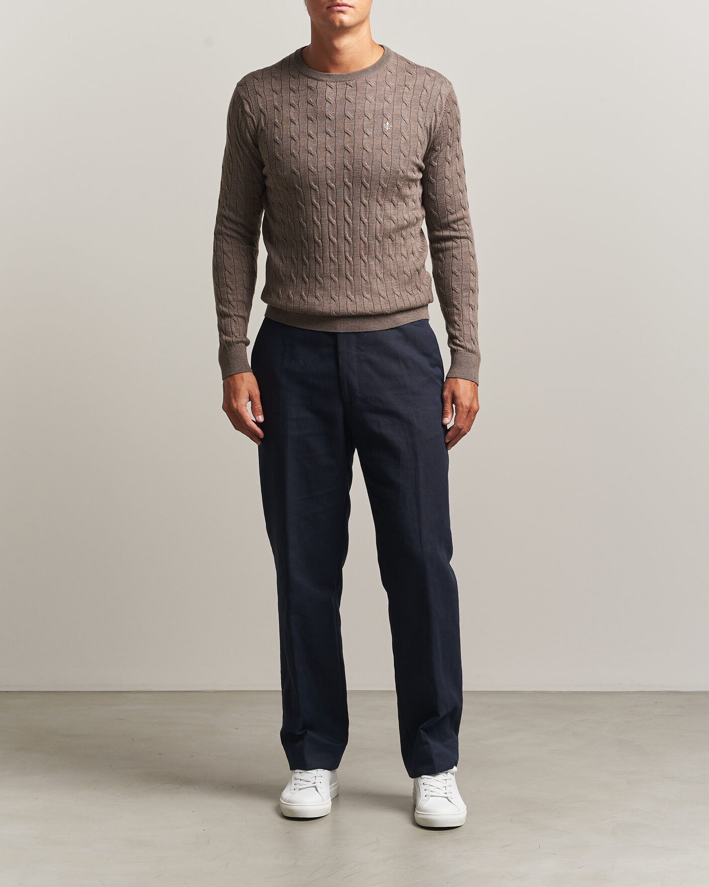 Mies | Puserot | Morris | Merino Cable O-Neck Brown