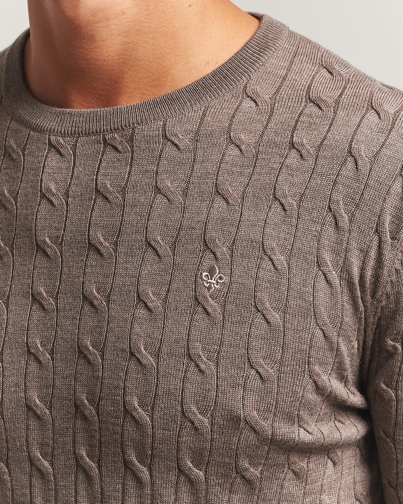Mies | Puserot | Morris | Merino Cable O-Neck Brown