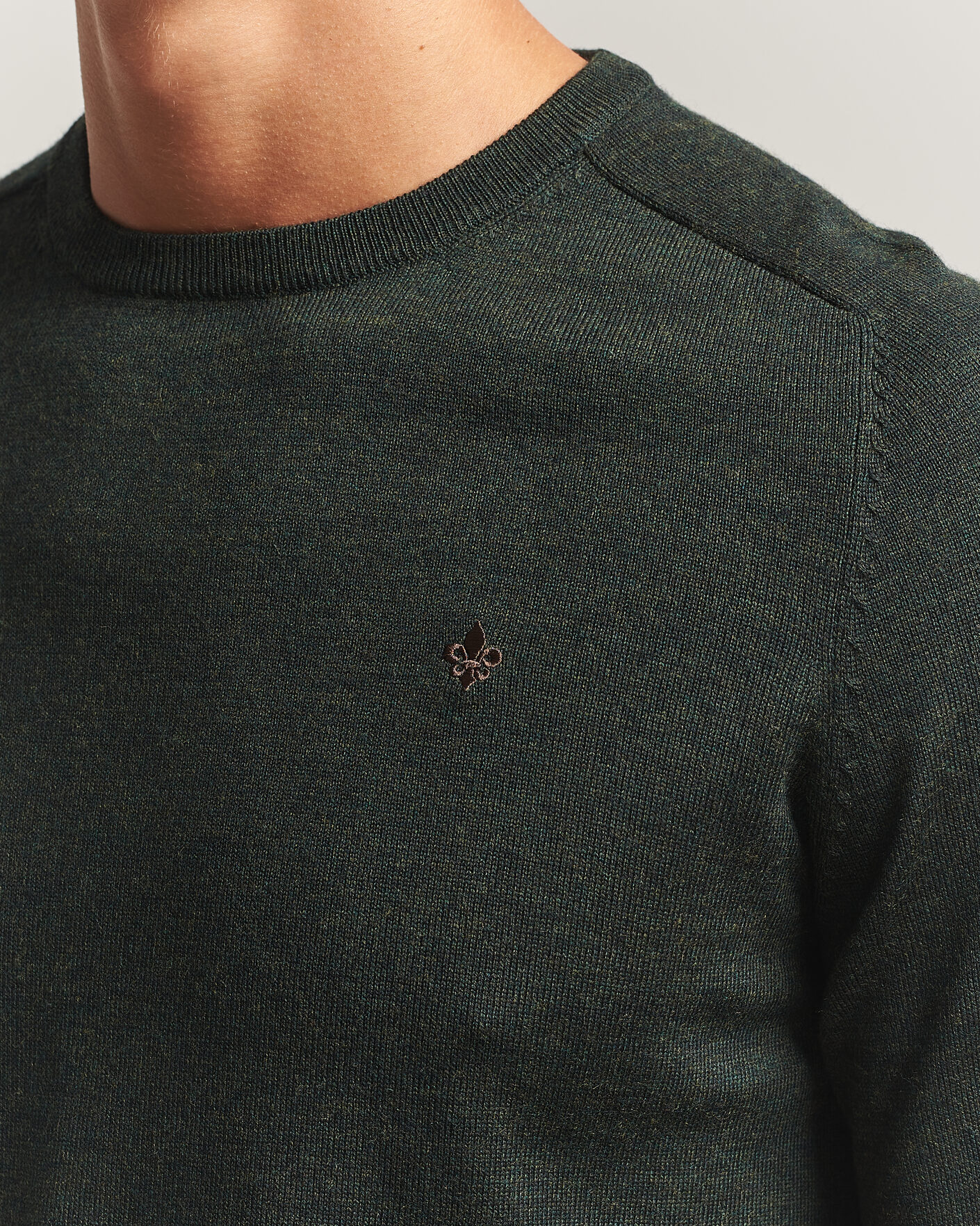 Mies | Puserot | Morris | Merino O-Neck Olive