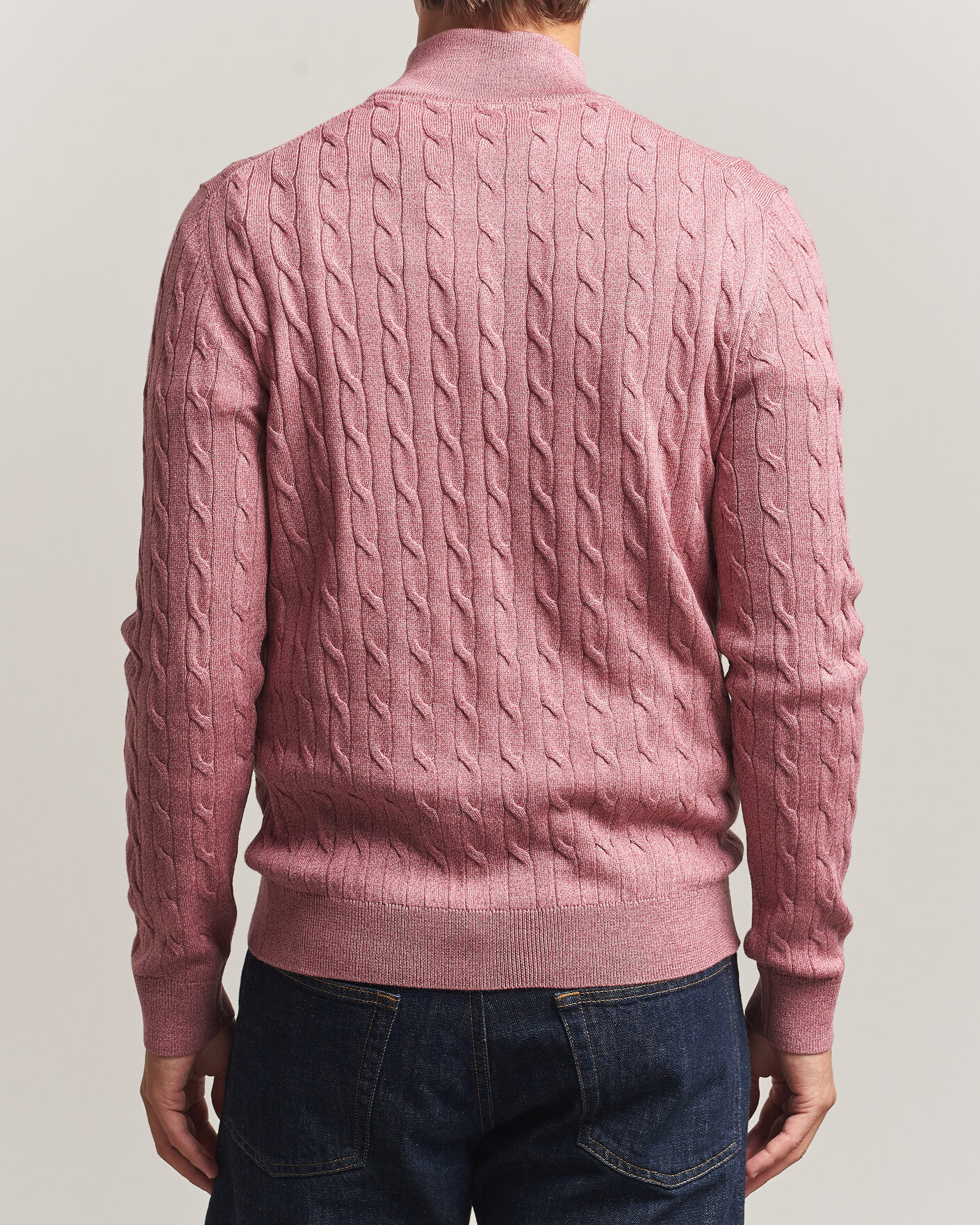 Mies | Puserot | Morris | Merino Cable Half Zip Cerise