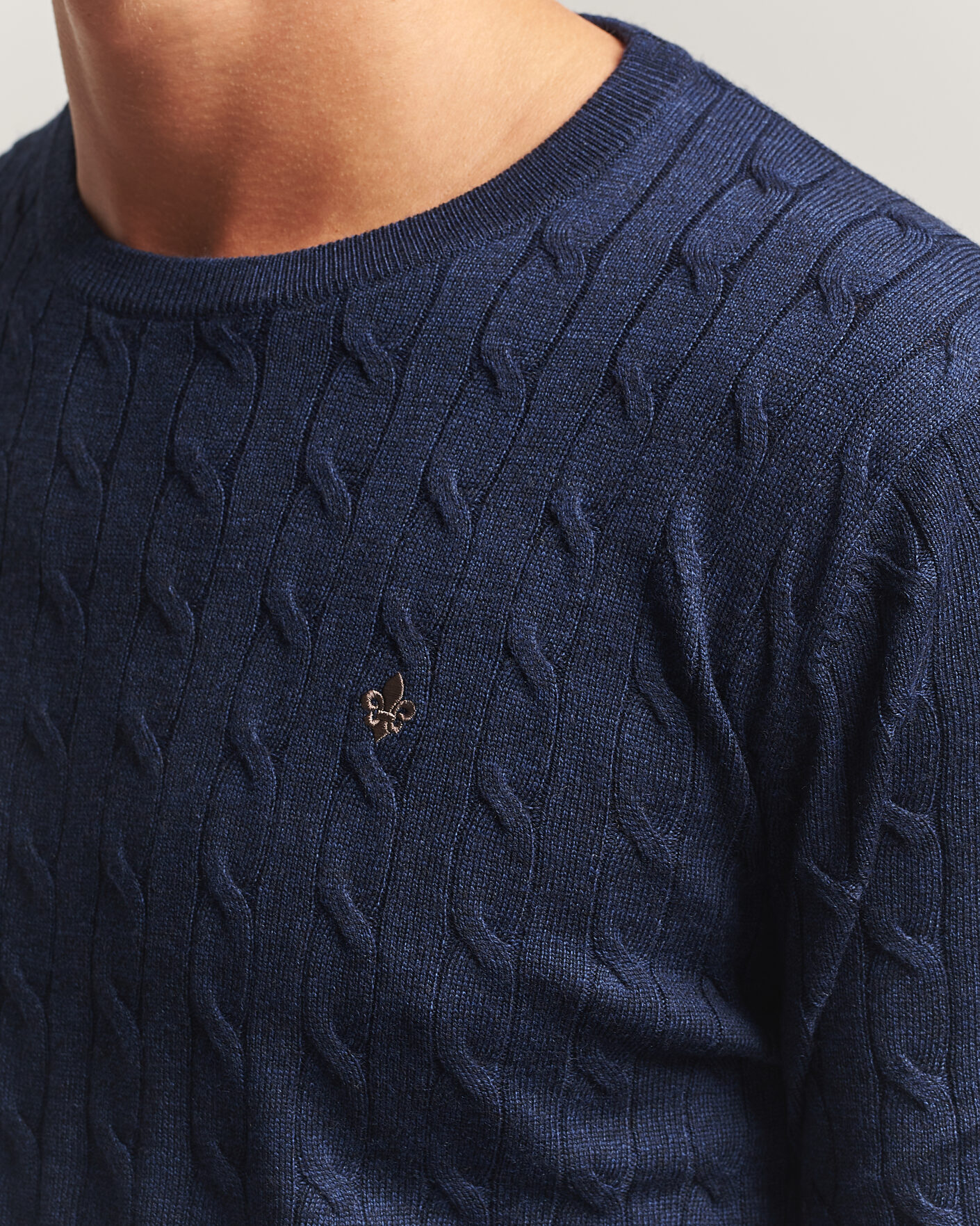 Mies | Puserot | Morris | Merino Cable O-Neck Navy