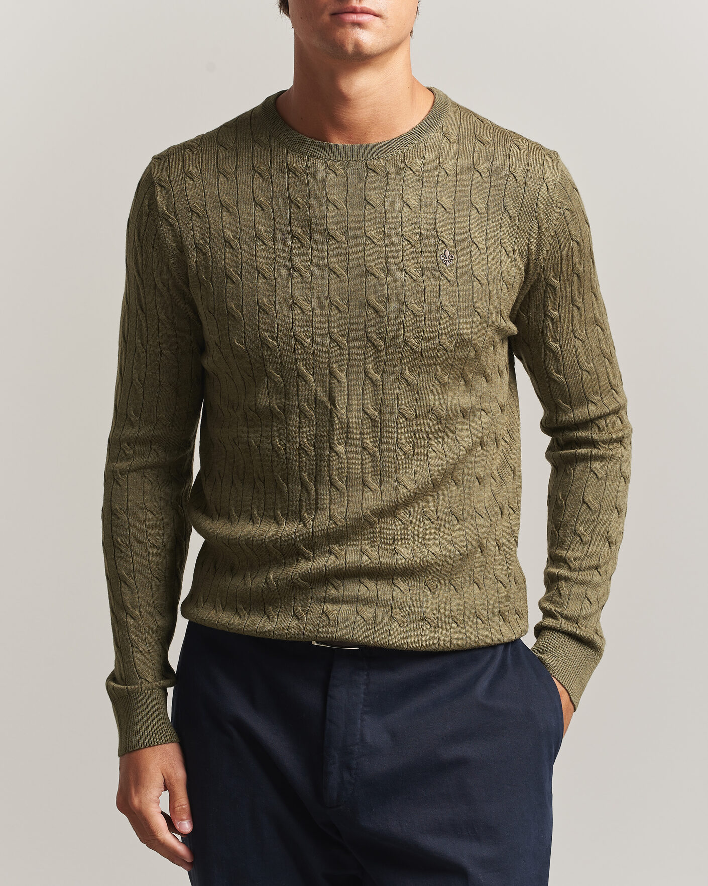 Mies | Puserot | Morris | Merino Cable O-Neck Olive