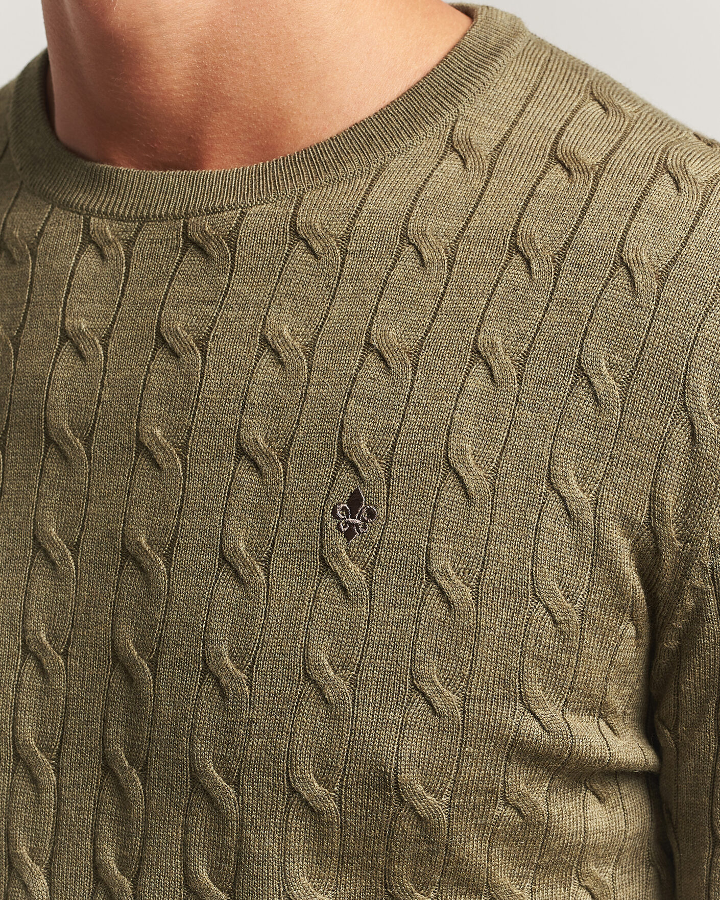 Mies | Puserot | Morris | Merino Cable O-Neck Olive