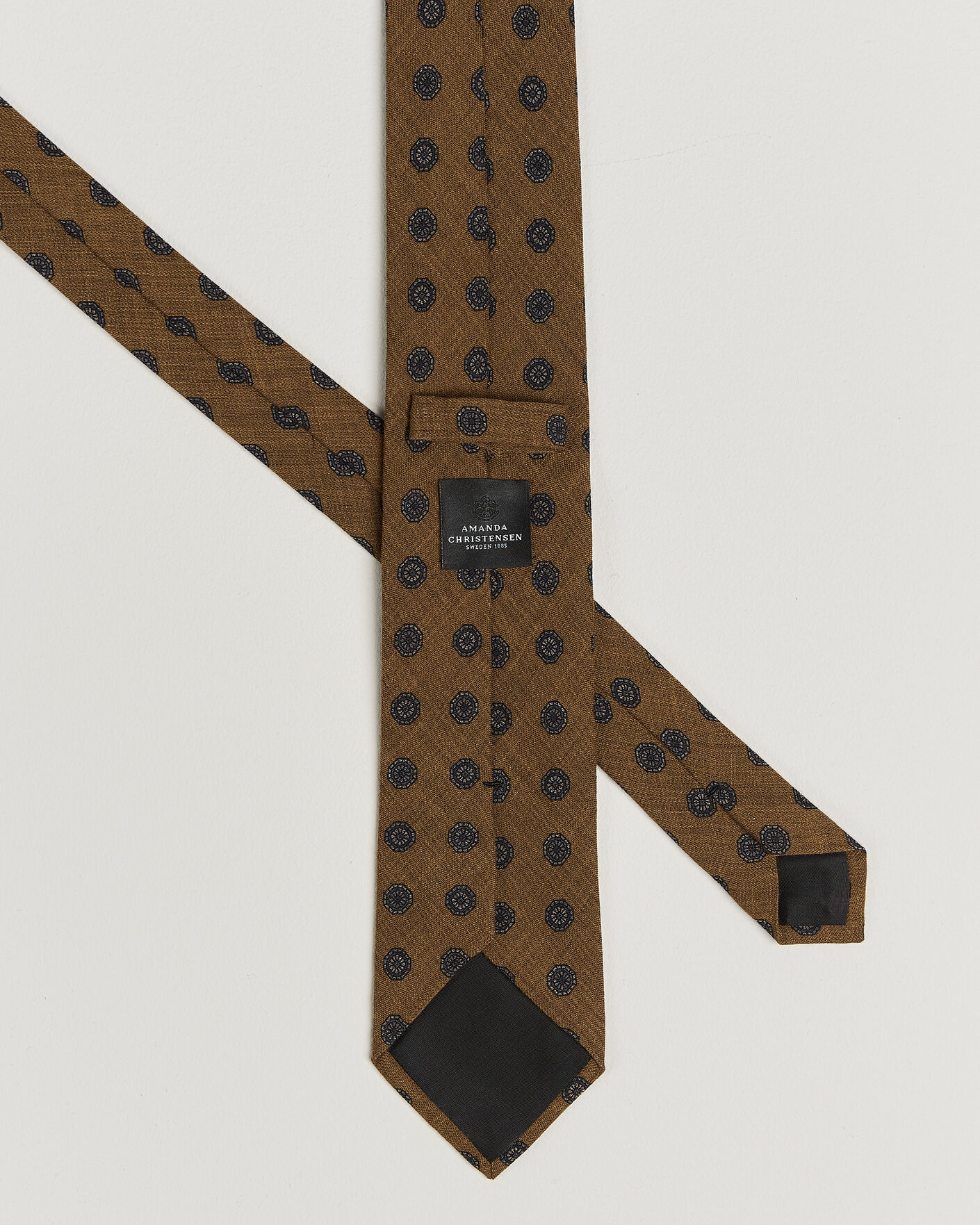 Mies | Solmiot | Amanda Christensen | Wool Medallion 8cm Tie Yellow