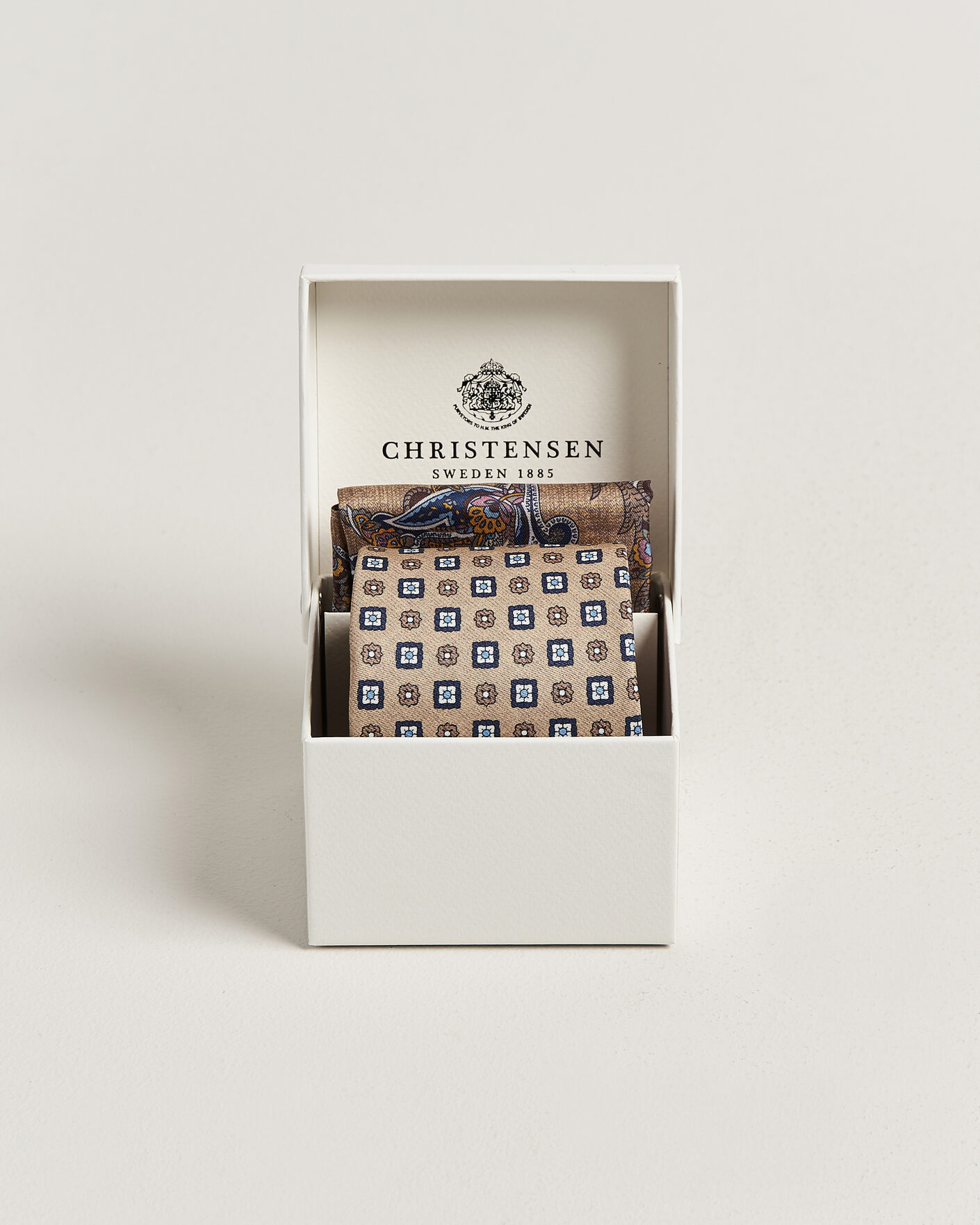 Mies | Solmiot | Amanda Christensen | Box Set Silk 8 cm Tie And Pocket Square Beige