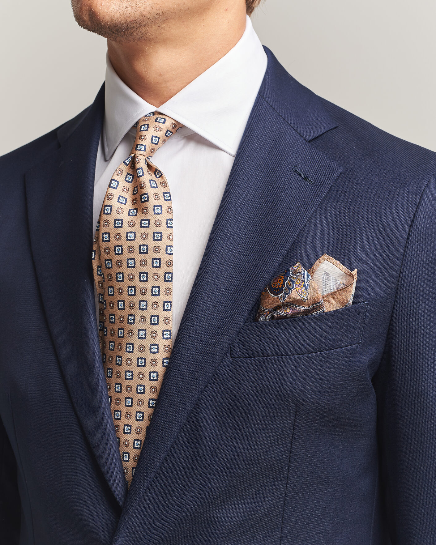 Mies | Solmiot | Amanda Christensen | Box Set Silk 8 cm Tie And Pocket Square Beige