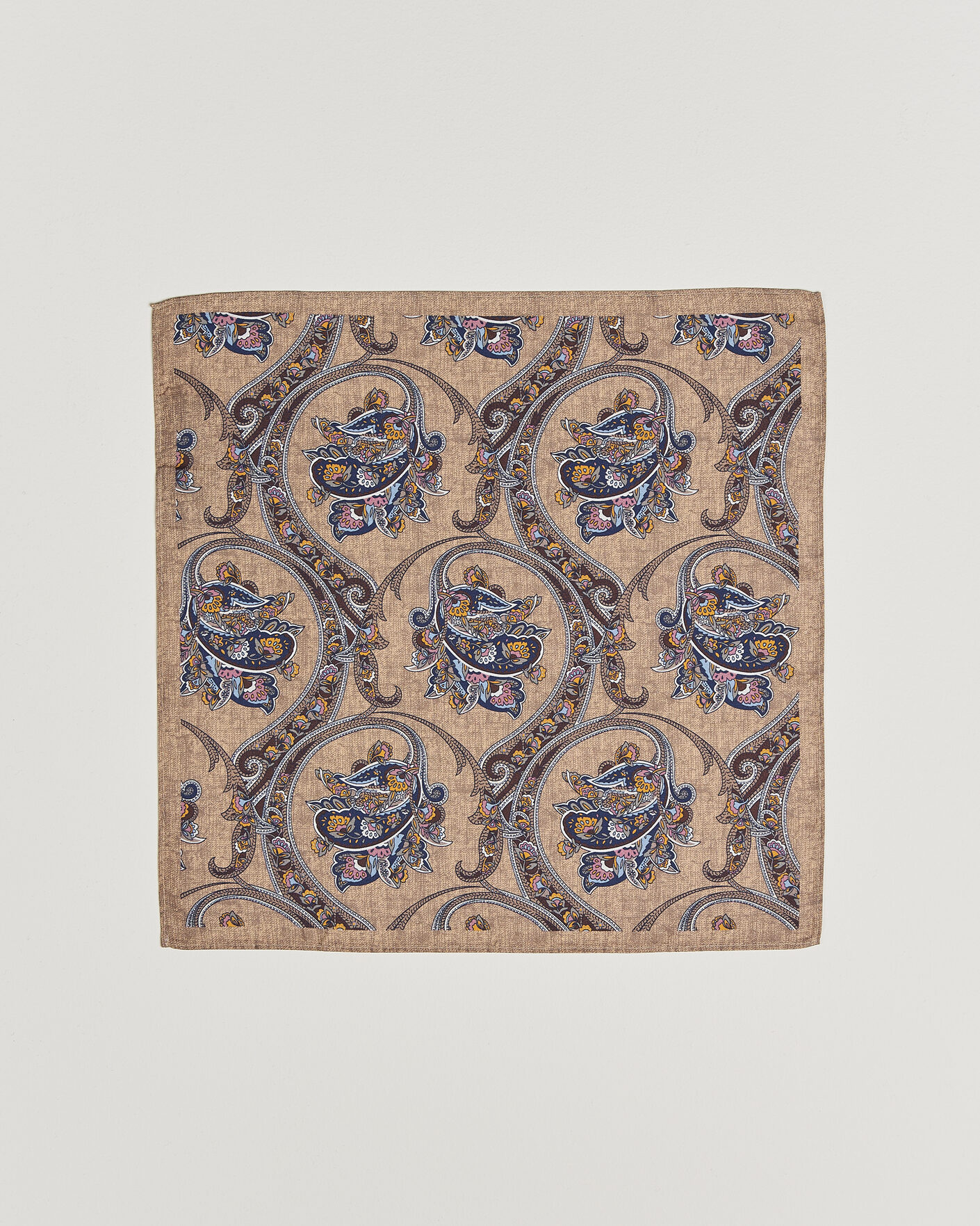 Mies | Solmiot | Amanda Christensen | Box Set Silk 8 cm Tie And Pocket Square Beige