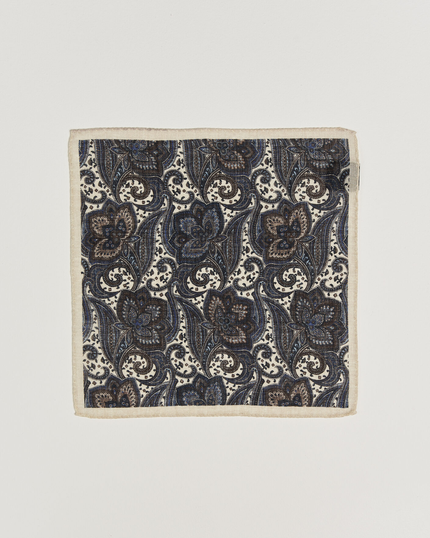 Mies | Taskuliinat | Amanda Christensen | Wool Large Paisley Pocket Square Cream