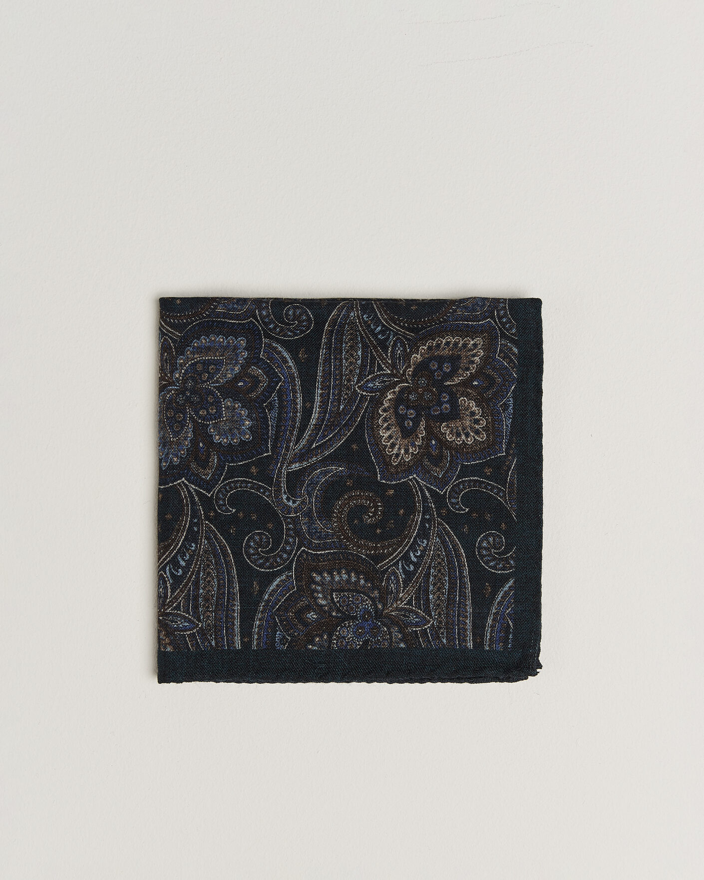 Mies | Taskuliinat | Amanda Christensen | Wool Large Paisley Pocket Square Navy