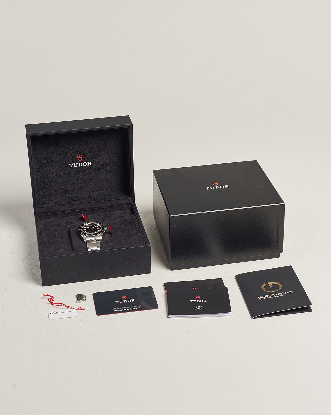 Mies | Pre-Owned & Vintage Watches | Tudor Pre-Owned | Black Bay
