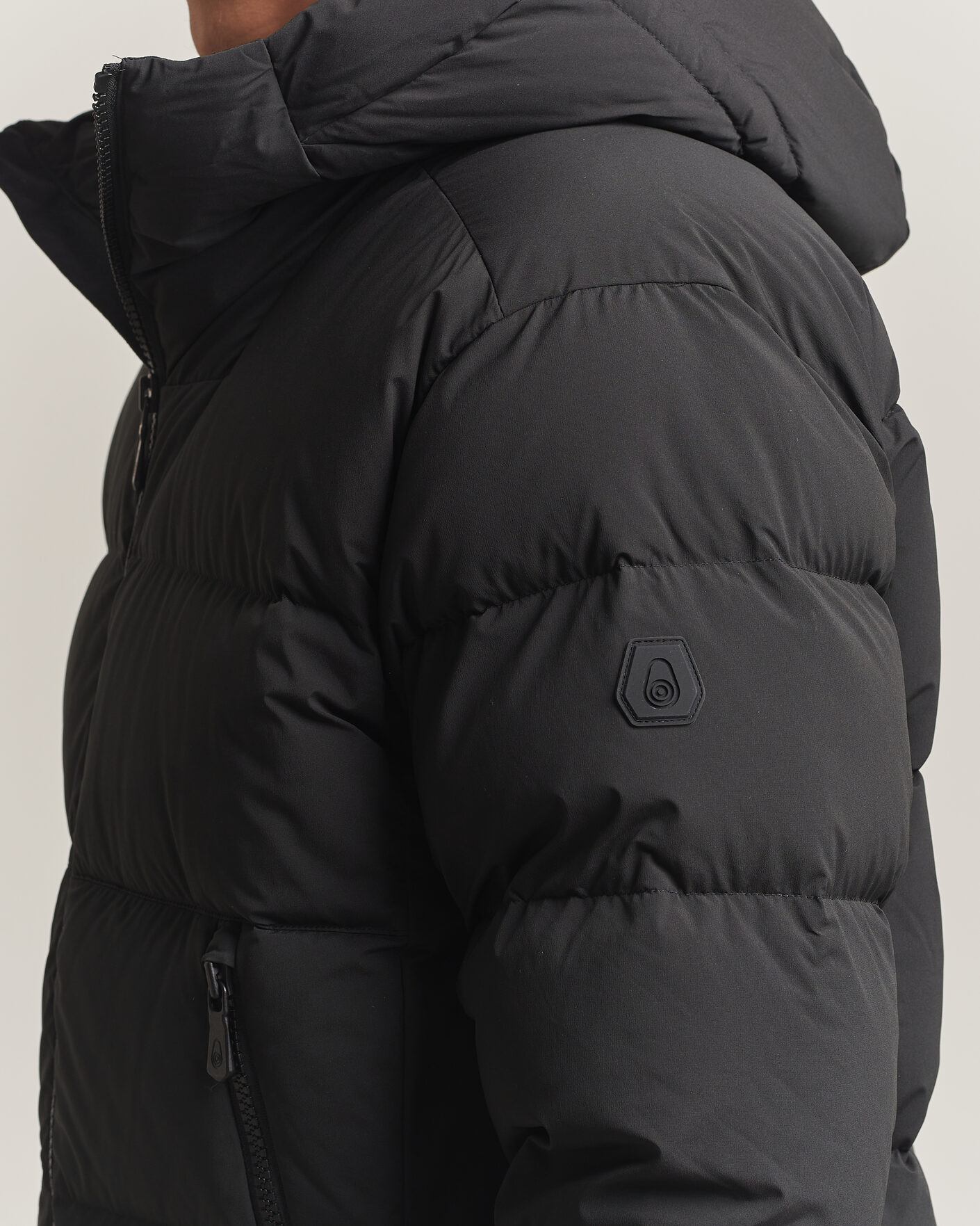 Mies | Takit | Sail Racing | Cloud Stretch Down Hooded Jacket Carbon