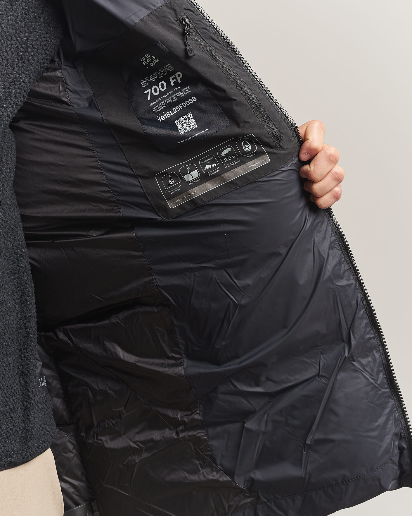 Mies | Takit | Sail Racing | Cloud Down Hooded Parka Carbon