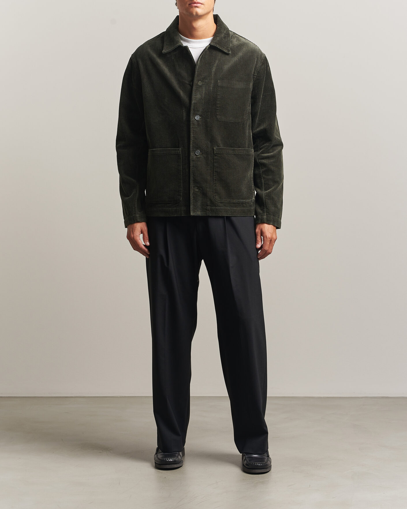 Mies | Kauluspaidat | NN07 | Morgan Corduroy Overshirt Dark Army