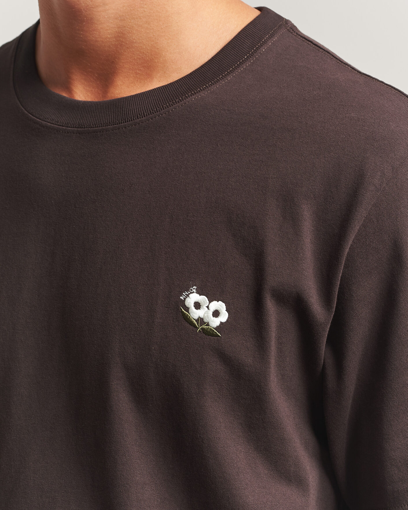 Mies | T-paidat | NN07 | Jett Embroidered Crew Neck T-Shirt Deep Truffle