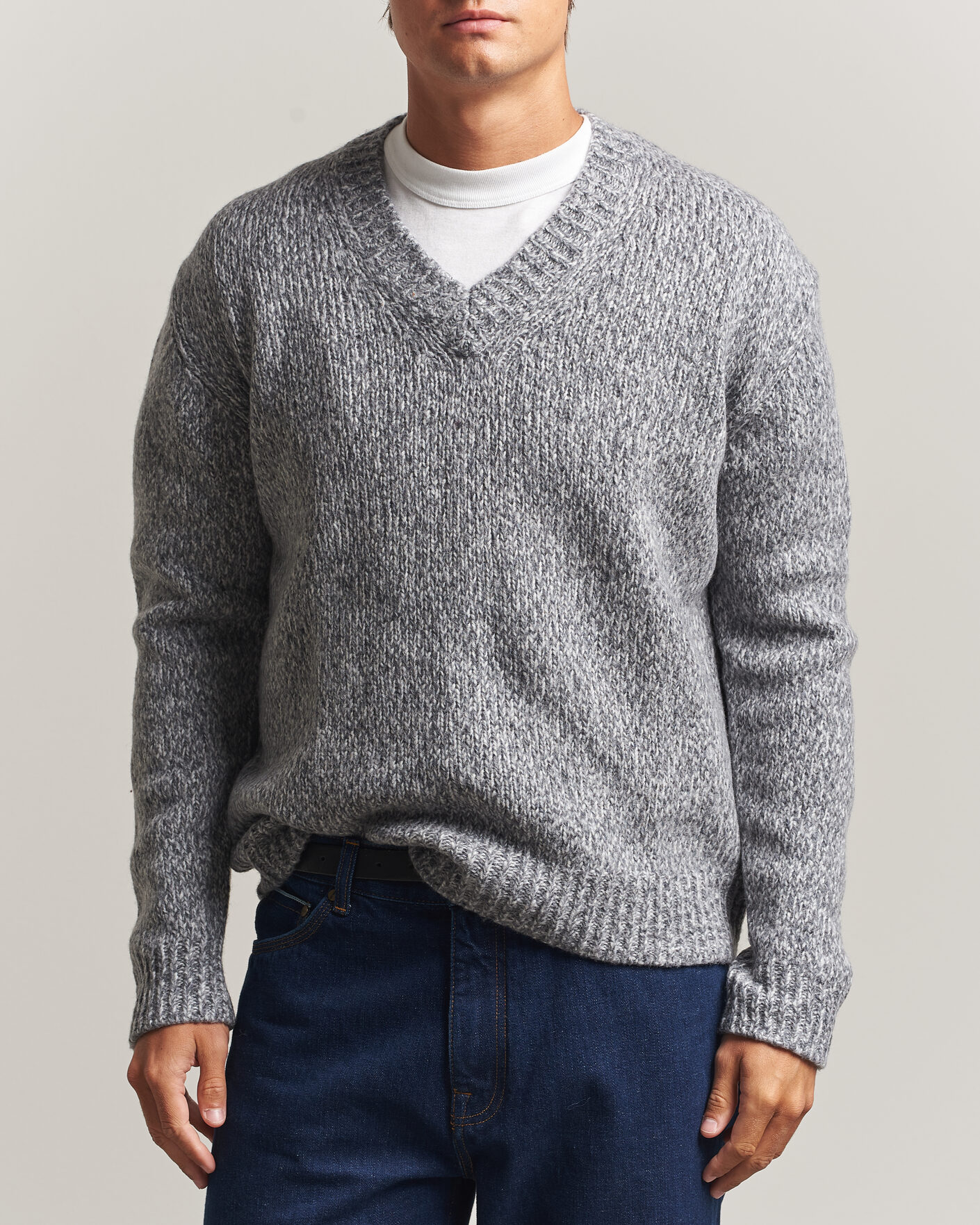 Mies | Puserot | NN07 | Flint Wool Knitted V-Neck Grey Melange