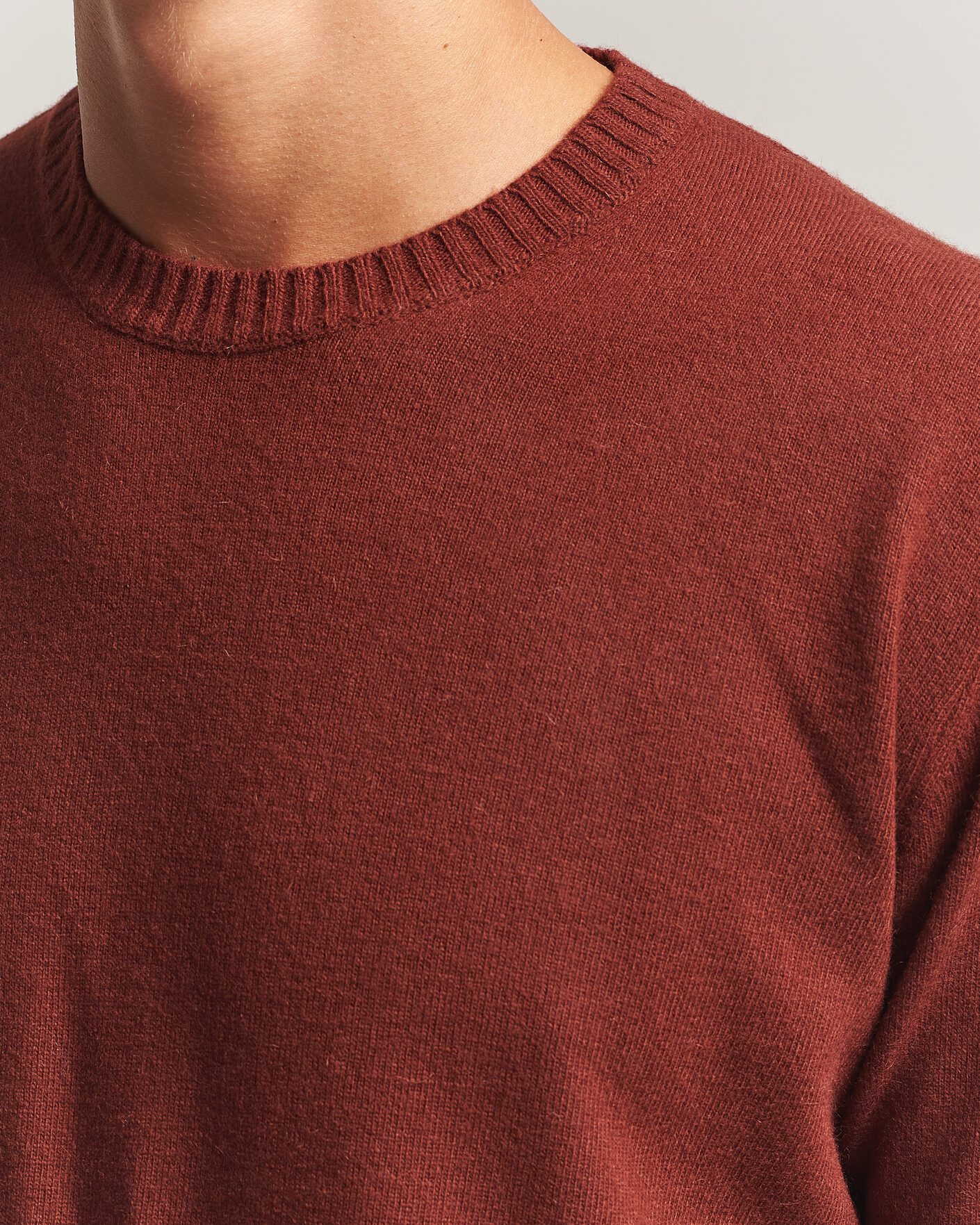 Mies | Puserot | Oscar Jacobson | Valter Wool/Cashmere Round Neck Orange Rust