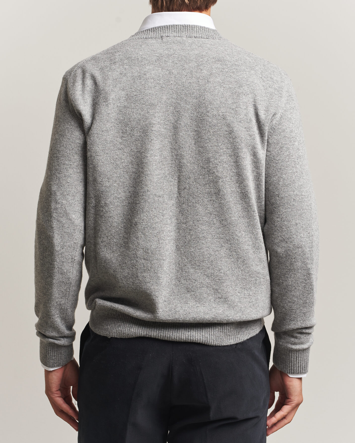 Mies | Puserot | Oscar Jacobson | Gregor Wool/Cashmere V-Neck Grey Melange