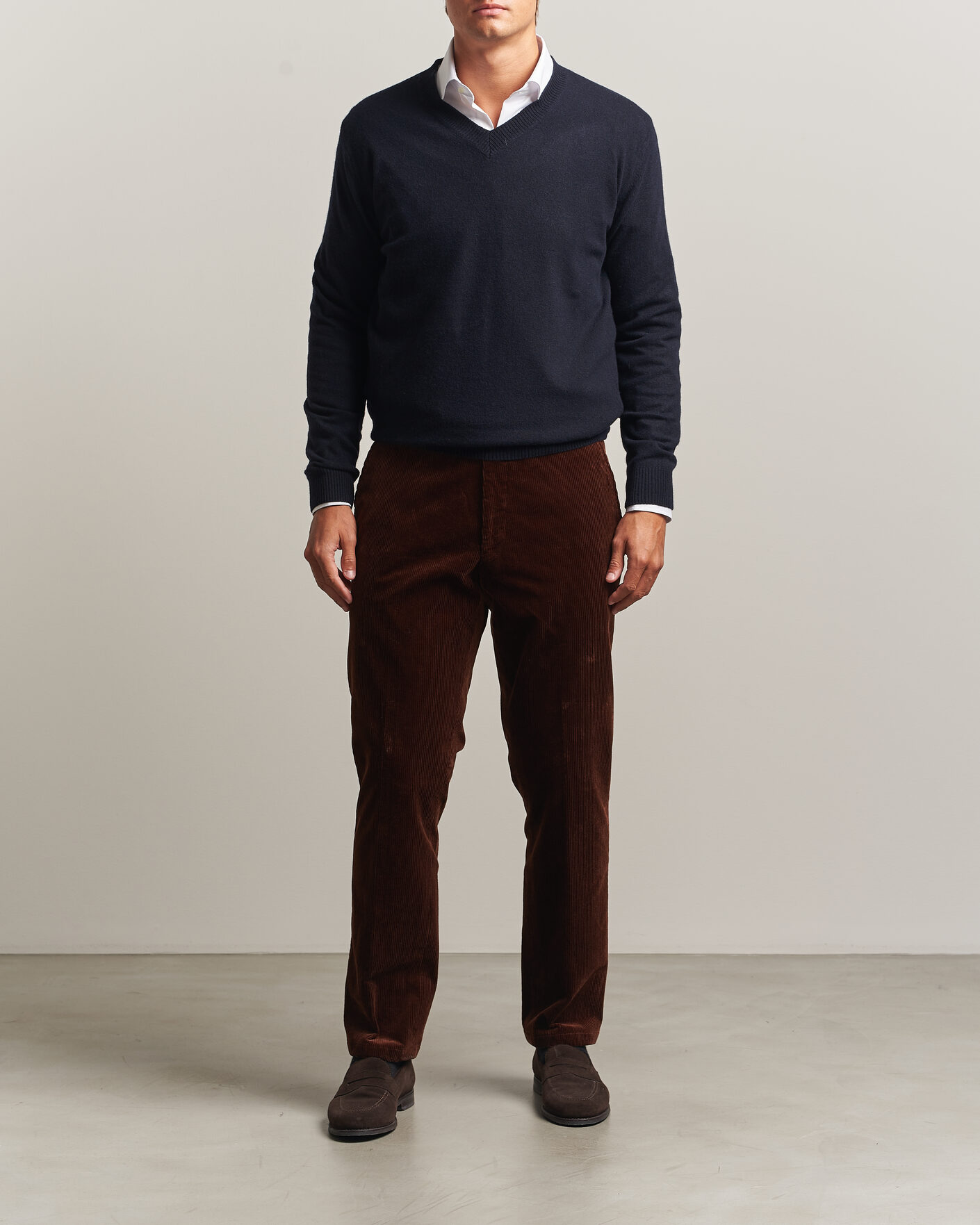 Mies | Puserot | Oscar Jacobson | Gregor Wool/Cashmere V-Neck Navy