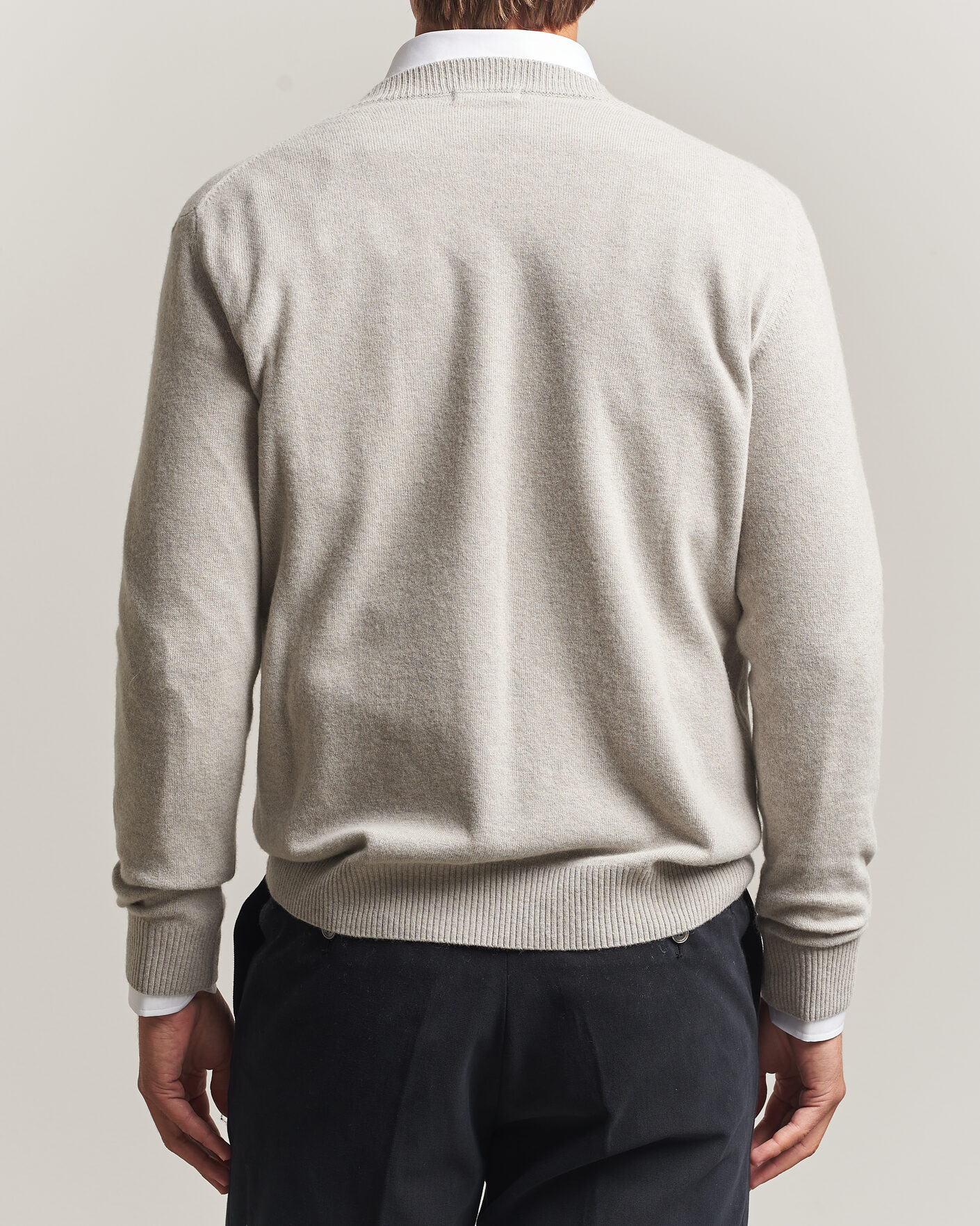 Mies | Puserot | Oscar Jacobson | Gregor Wool/Cashmere V-Neck Light Beige