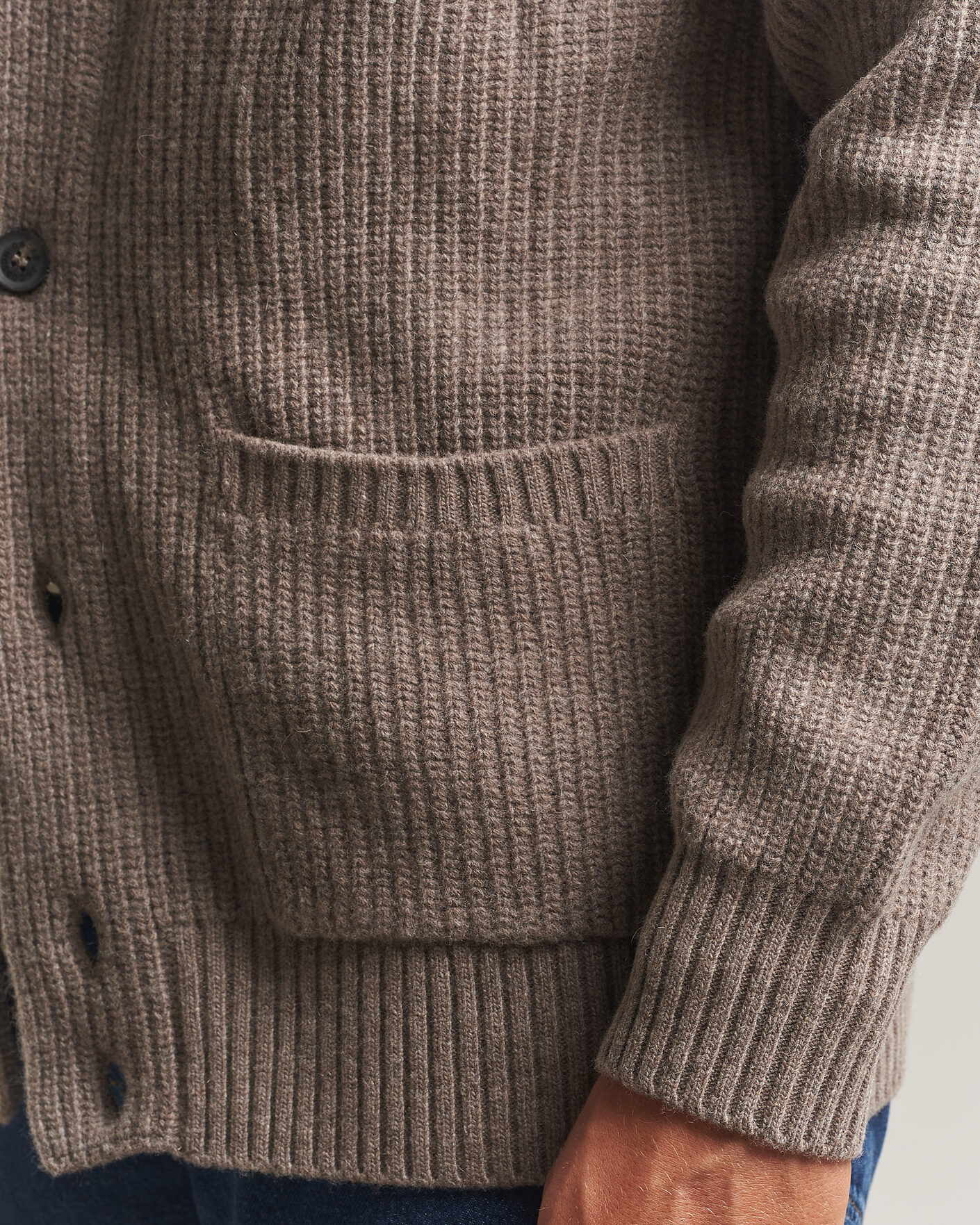 Mies | Puserot | Oscar Jacobson | Roland Wool Cardigan Beige