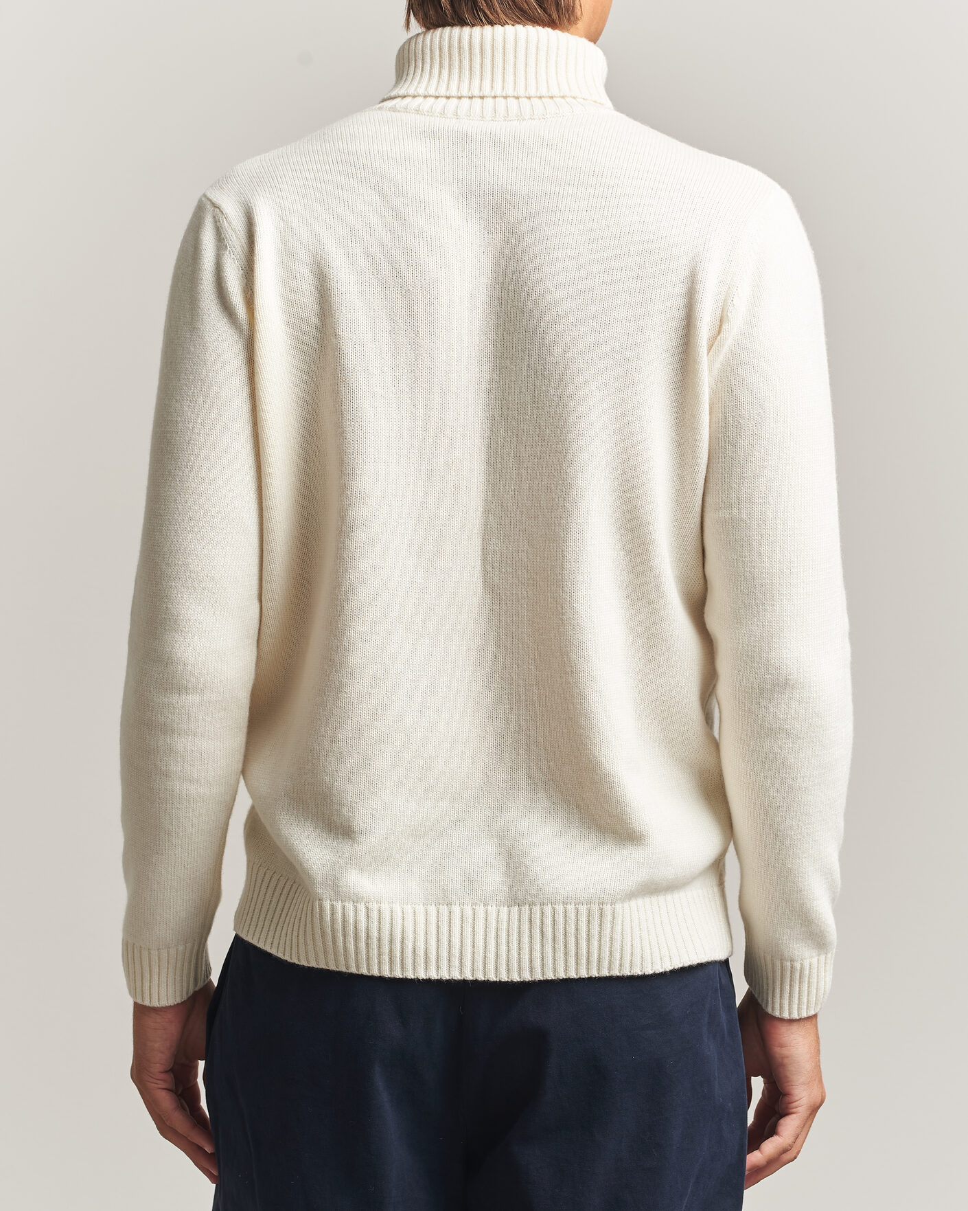 Mies | Puserot | Oscar Jacobson | Seppo Cable Knitted Rollneck White