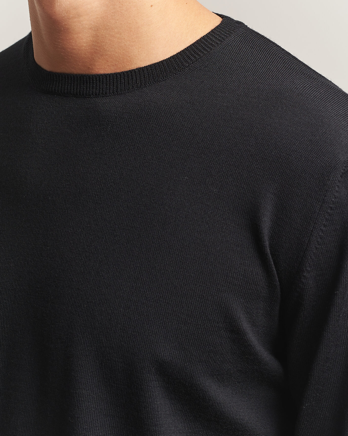 Mies | Puserot | Stenströms | Merino Patch Crew Neck Black