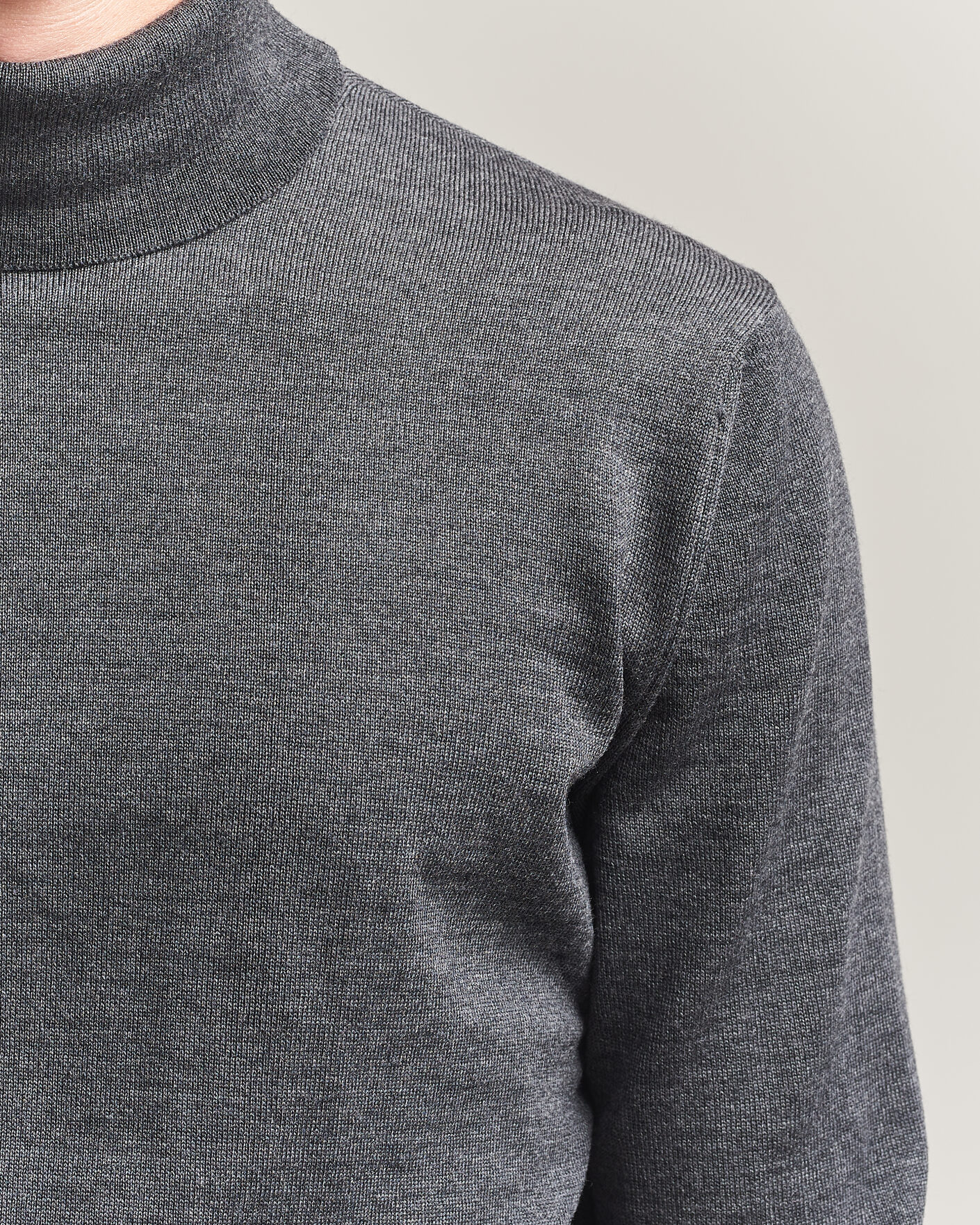 Mies | Puserot | Stenströms | Merino Rollneck Dark Grey