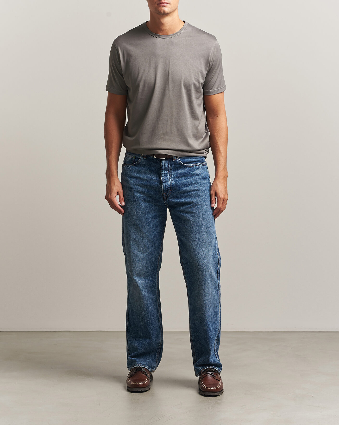 Mies | T-paidat | Sunspel | Crew Neck Q82 Cotton T-Shirt Smoke Grey