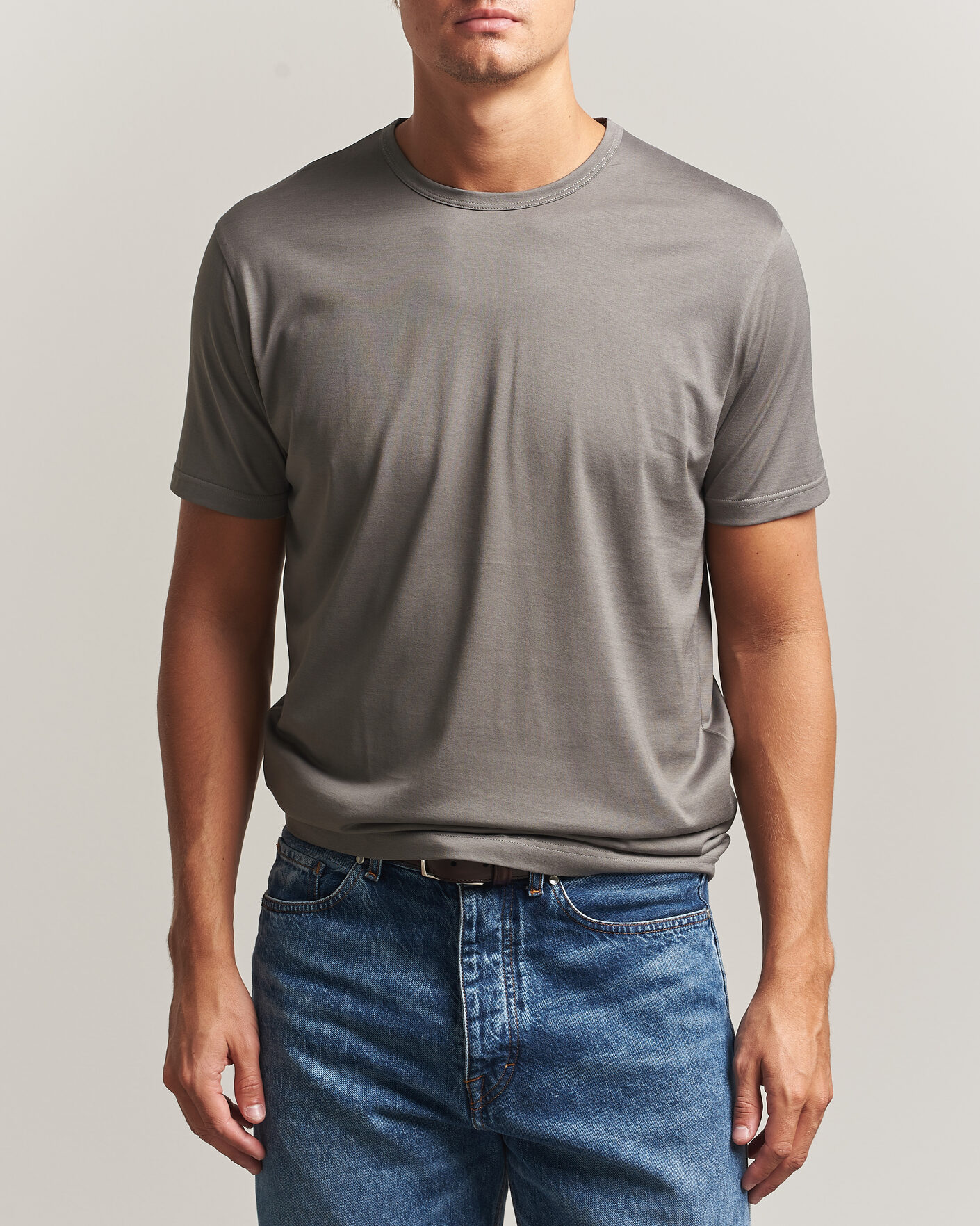 Mies | T-paidat | Sunspel | Crew Neck Q82 Cotton T-Shirt Smoke Grey