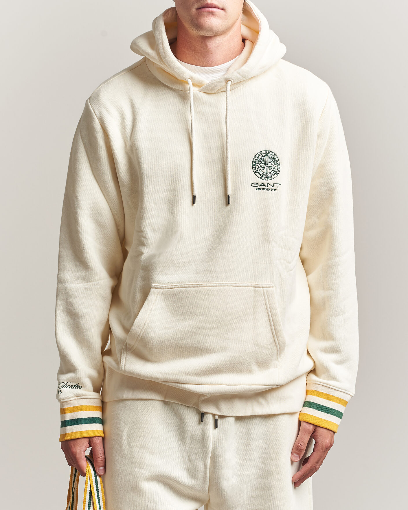 Mies | Puserot | Gant | Tournament Hoodie Cream