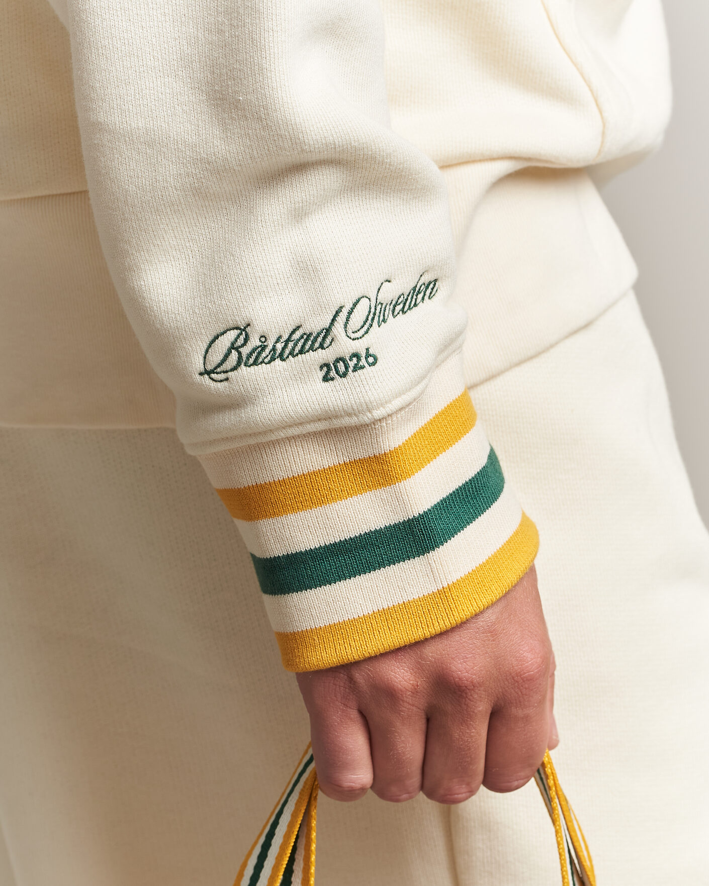 Mies | Puserot | Gant | Tournament Hoodie Cream