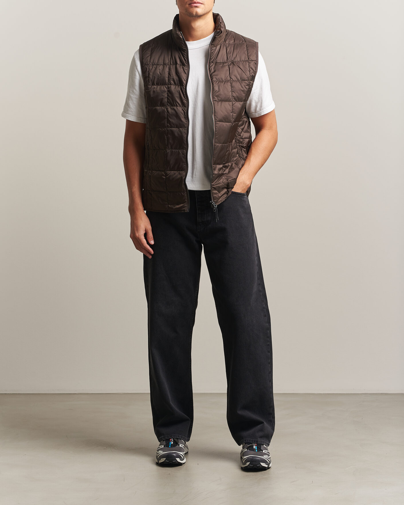 Mies | Ulkoliivit | TAION | High Neck Full Zip Lightweight Down Vest Dark Choco