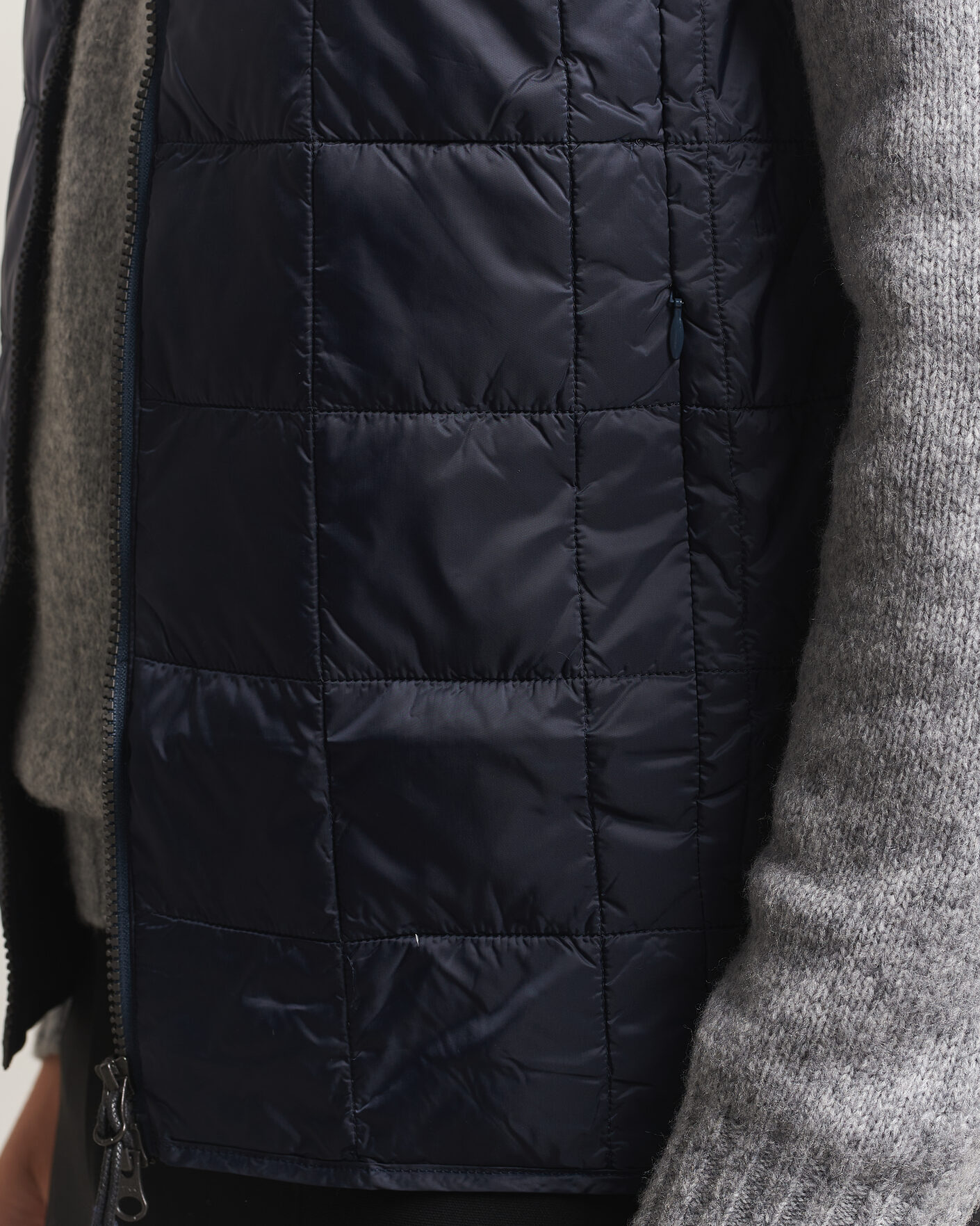 Mies | Ulkoliivit | TAION | High Neck Full Zip Lightweight Down Vest Dark Navy