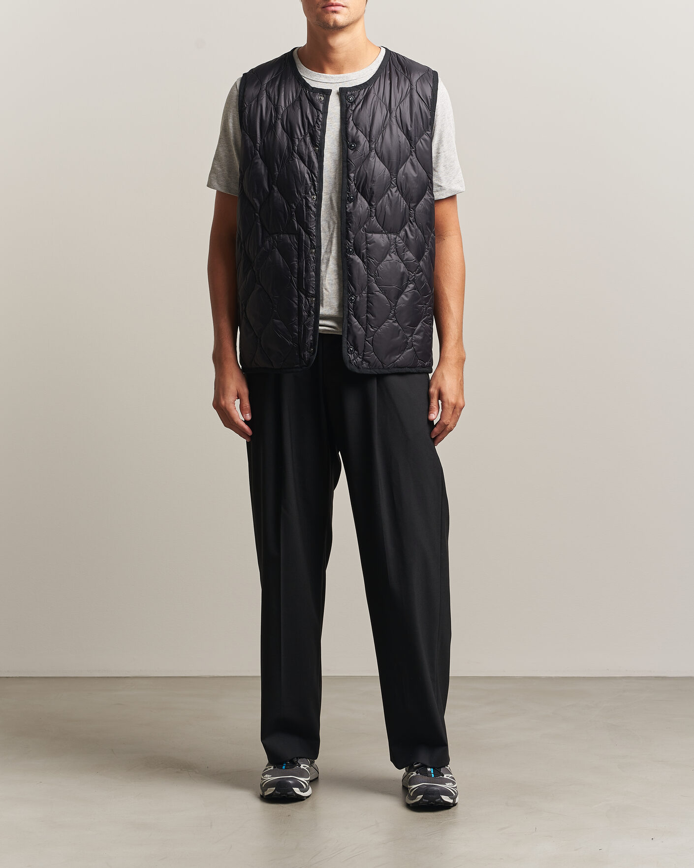 Mies | Ulkoliivit | TAION | Military Crew Neck Down Vest Black