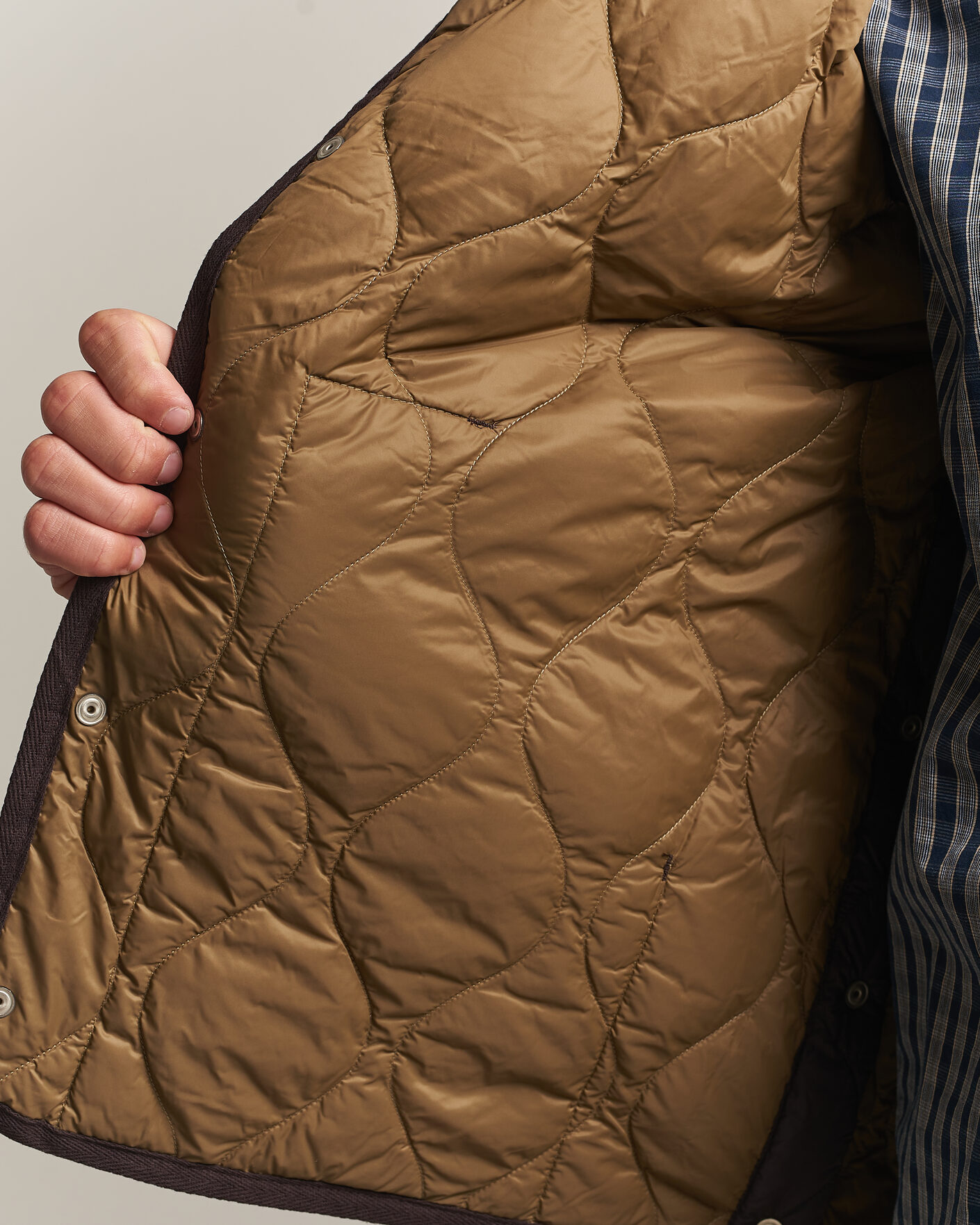Mies | Ulkoliivit | TAION | Military Crew Neck Down Vest Dark Choco