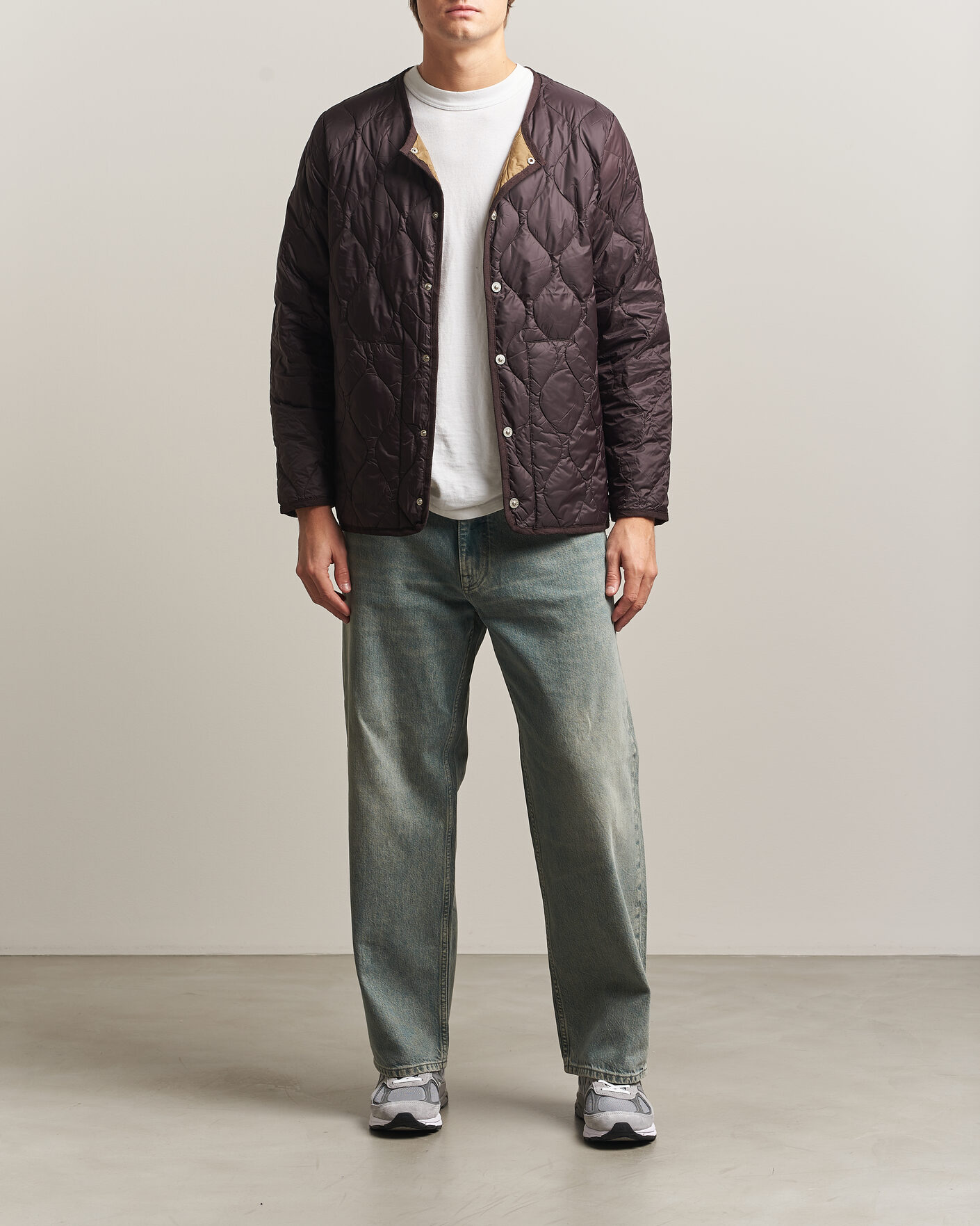 Mies | Takit | TAION | Military Crew Neck Down Jacket Dark Choco