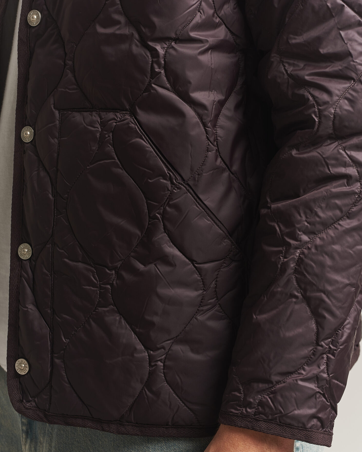Mies | Takit | TAION | Military Crew Neck Down Jacket Dark Choco