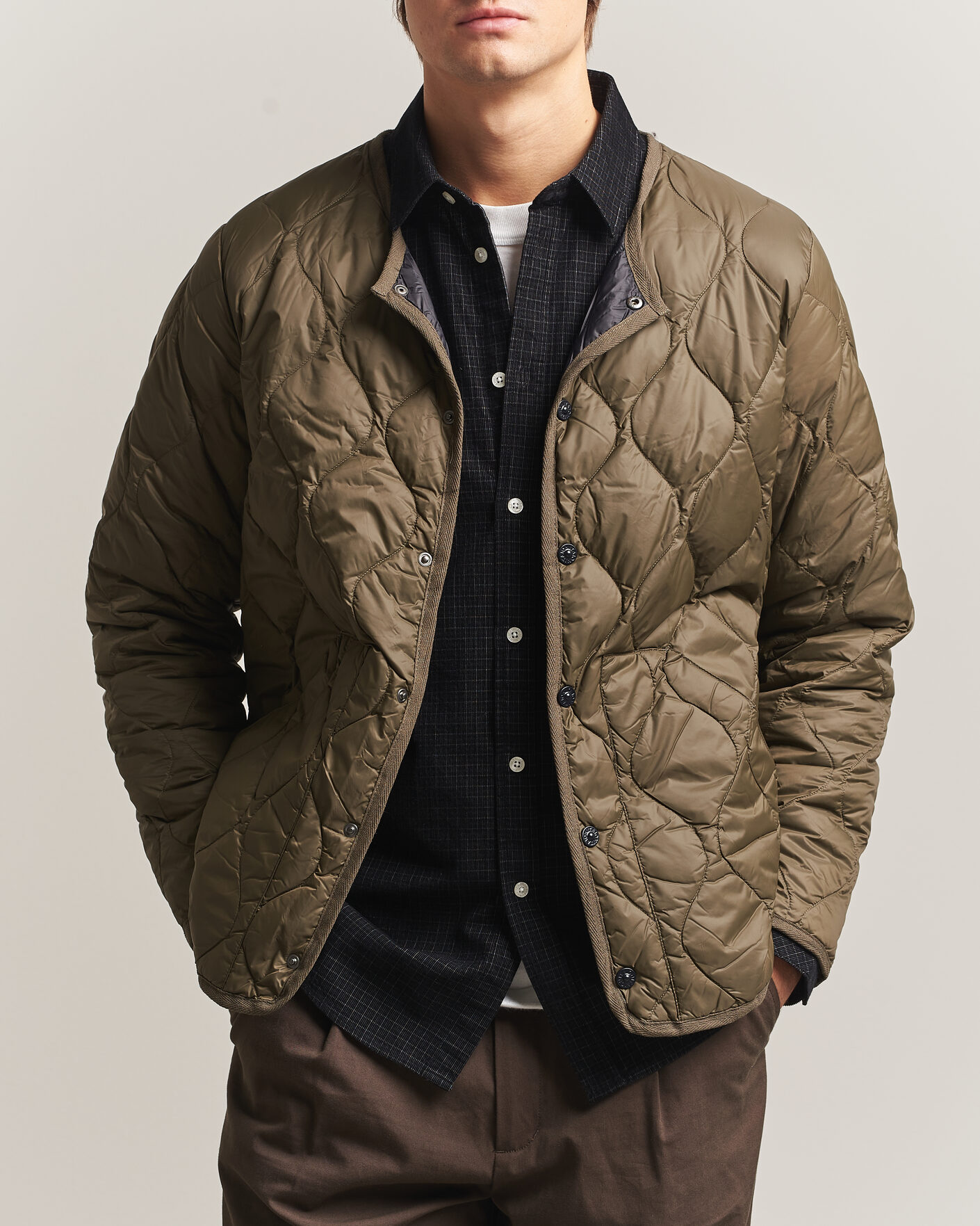 Mies | Takit | TAION | Military Crew Neck Down Jacket Dark Olive